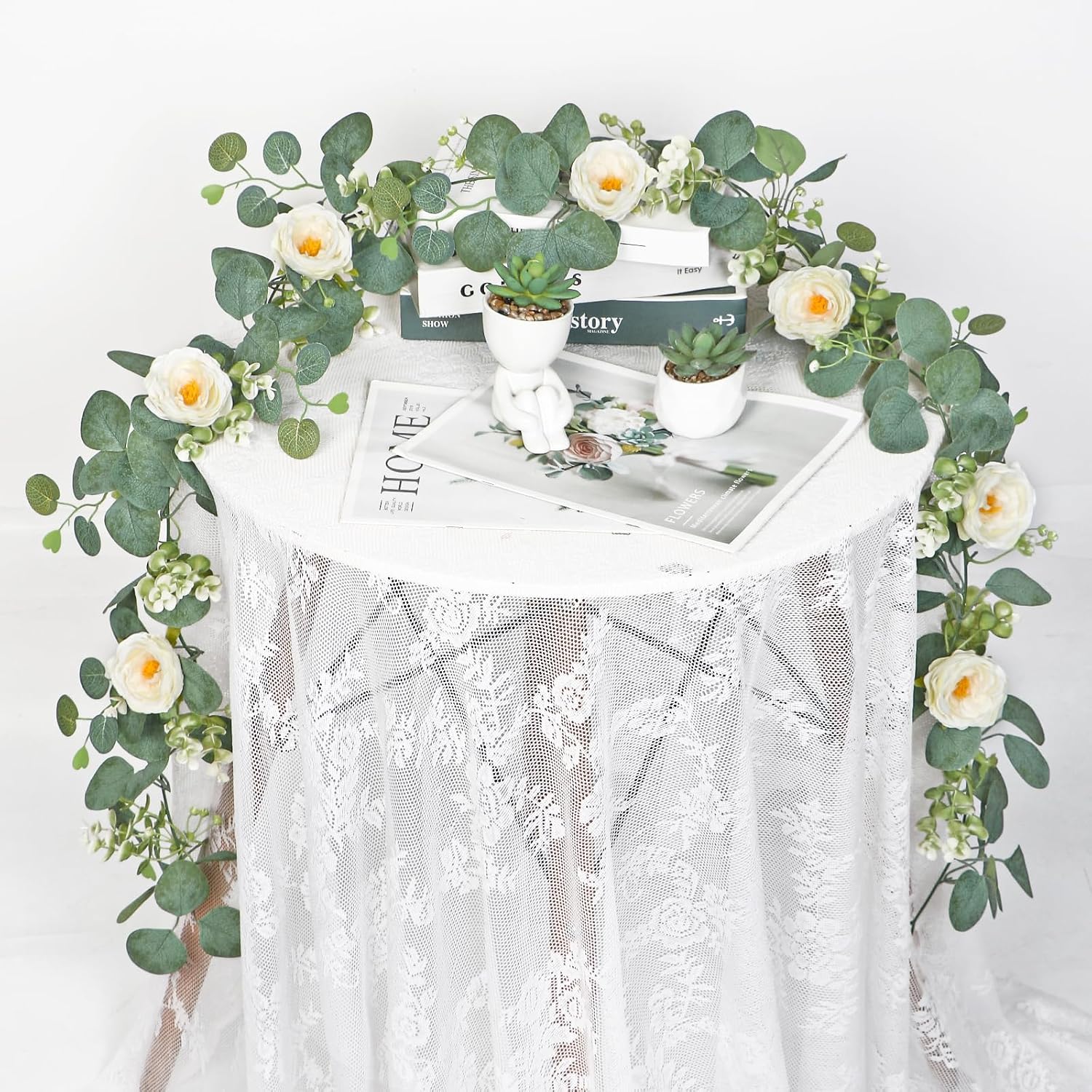 Detalle de TOCHGREEN 144 Artificial Eucalyptus Garland, 2-Pack with White Roses, 13 ft