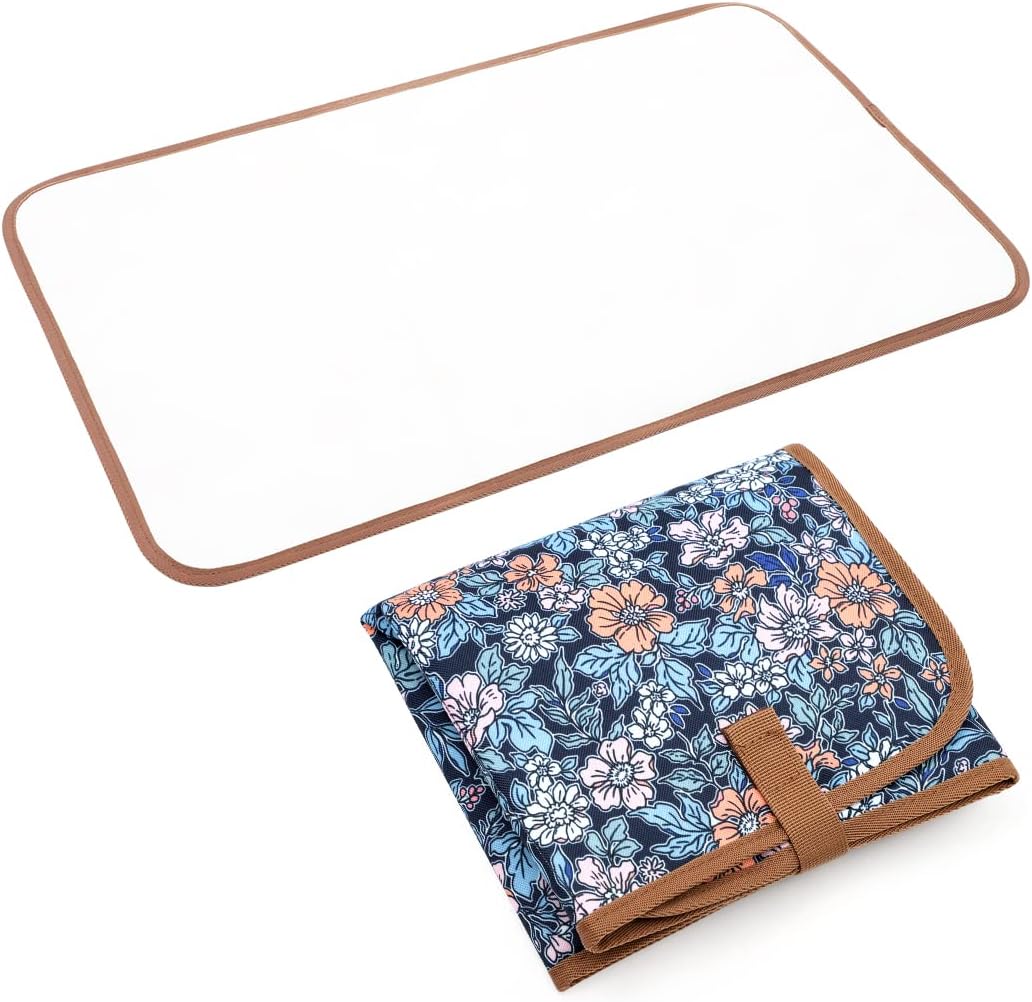 Detalle de Lekebaby Foldable Baby Change Mat – Portable Travel Changing Mat with Flower Cartoon Design