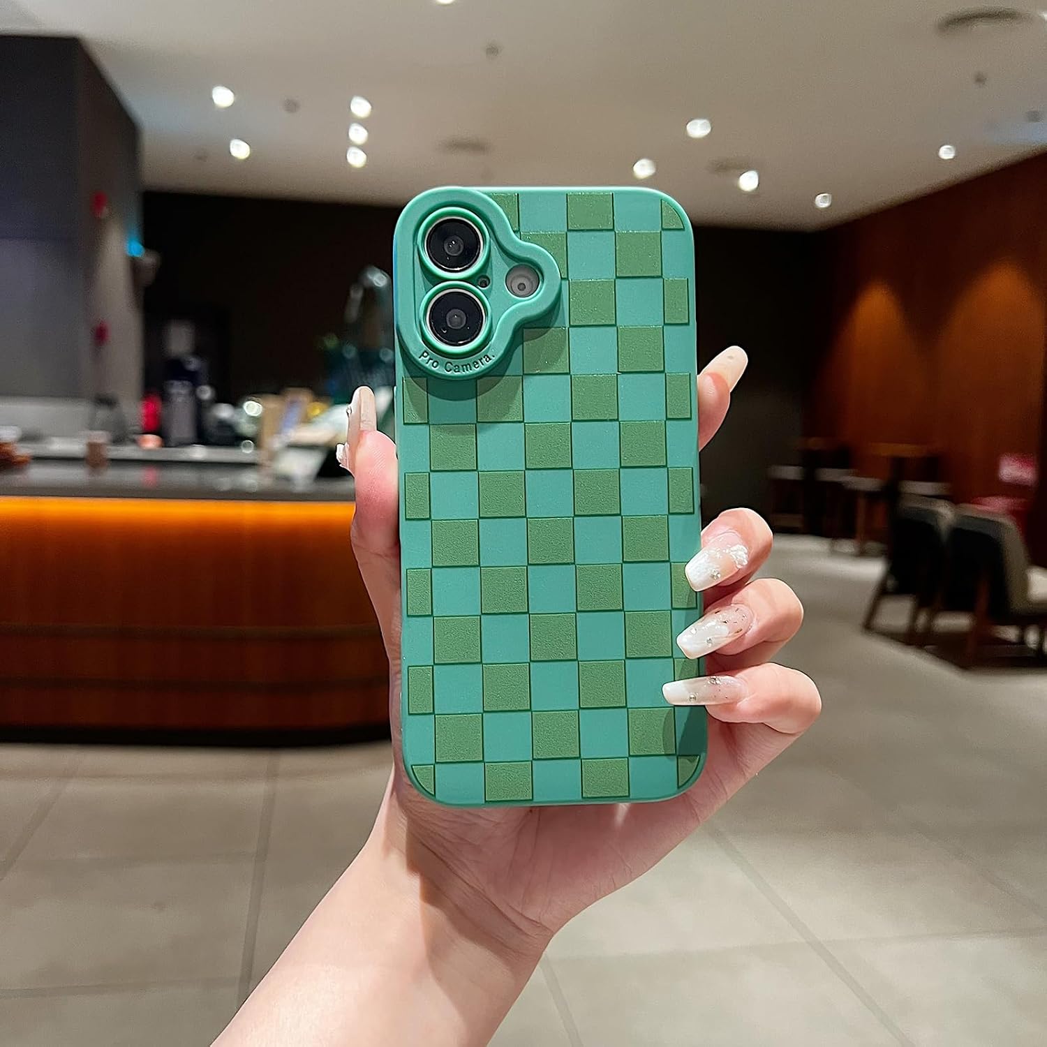 Detalle de YUMUPIFE iPhone 17 Case, Green Checkerboard Soft TPU Silicone Cover