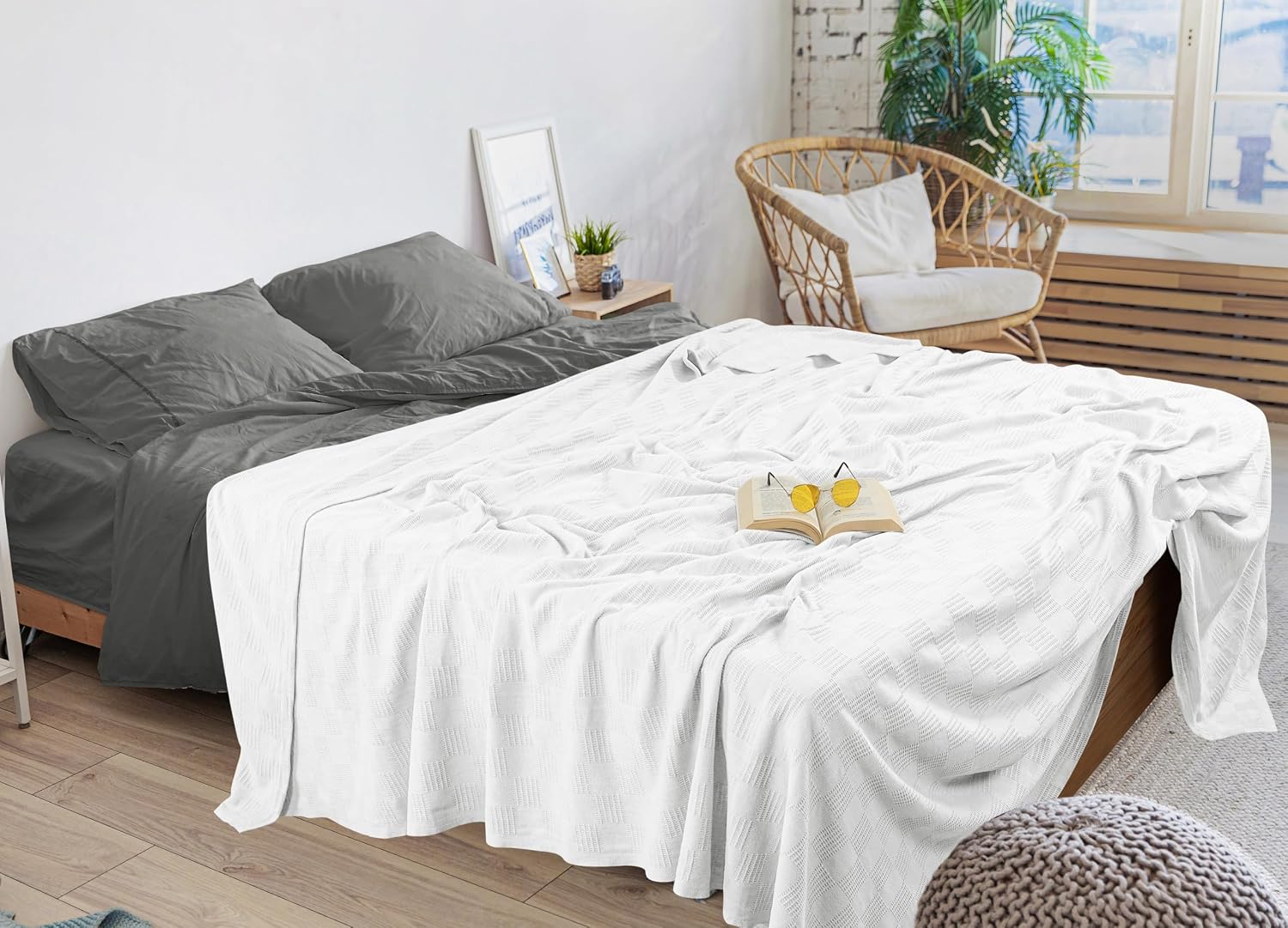 Detalle 2 de Utopia Bedding 100% Cotton Thermal Blanket, White Twin, 90 x 72 Inches