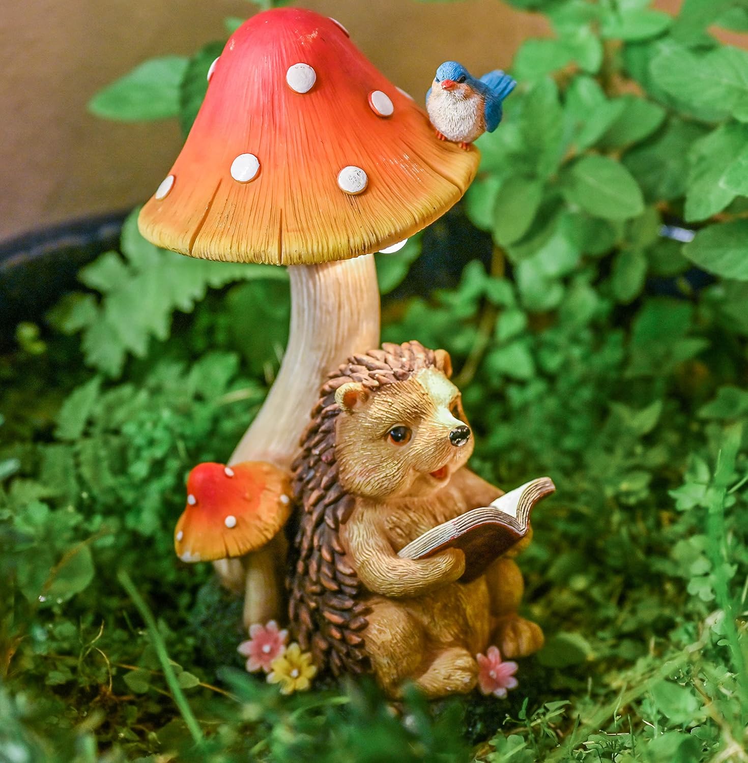 Thumbnail 3 de TERESA'S COLLECTIONS Hedgehog Garden Ornament 17.5cm