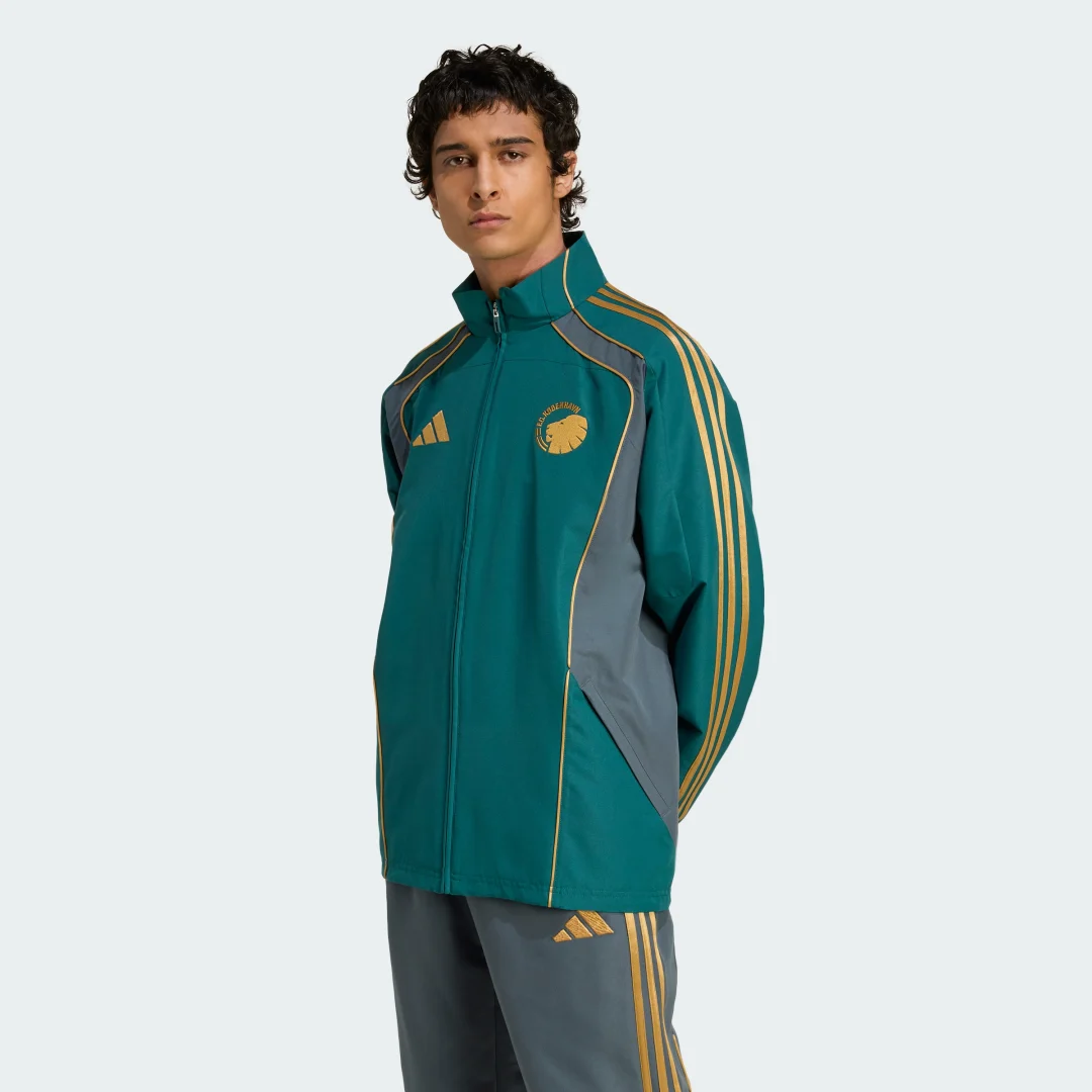 Detalle de F.C. Copenhagen UBP Track Top de Adidas – estilo deportivo en verde