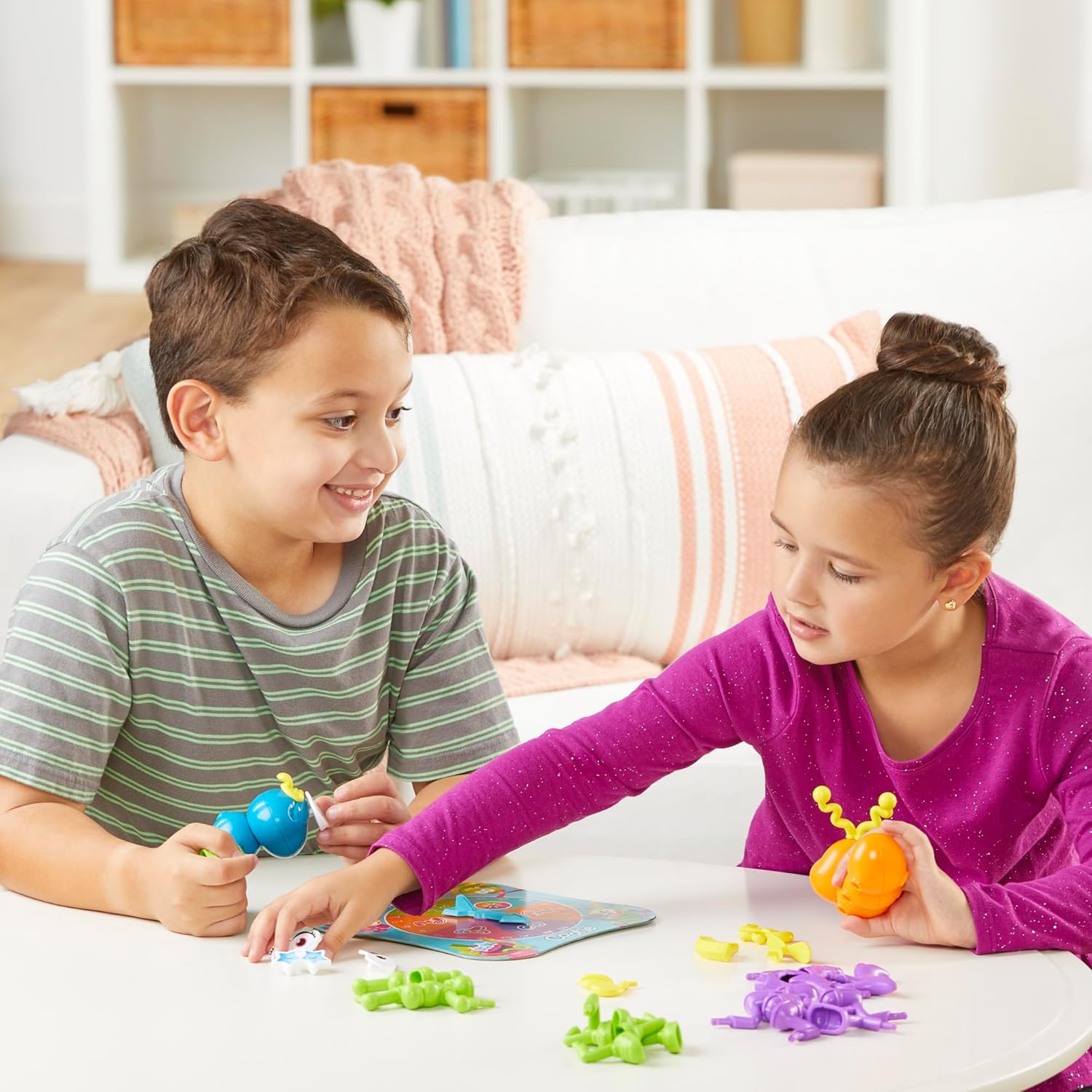 Thumbnail 5 de Hasbro Cootie Bug-Building Game