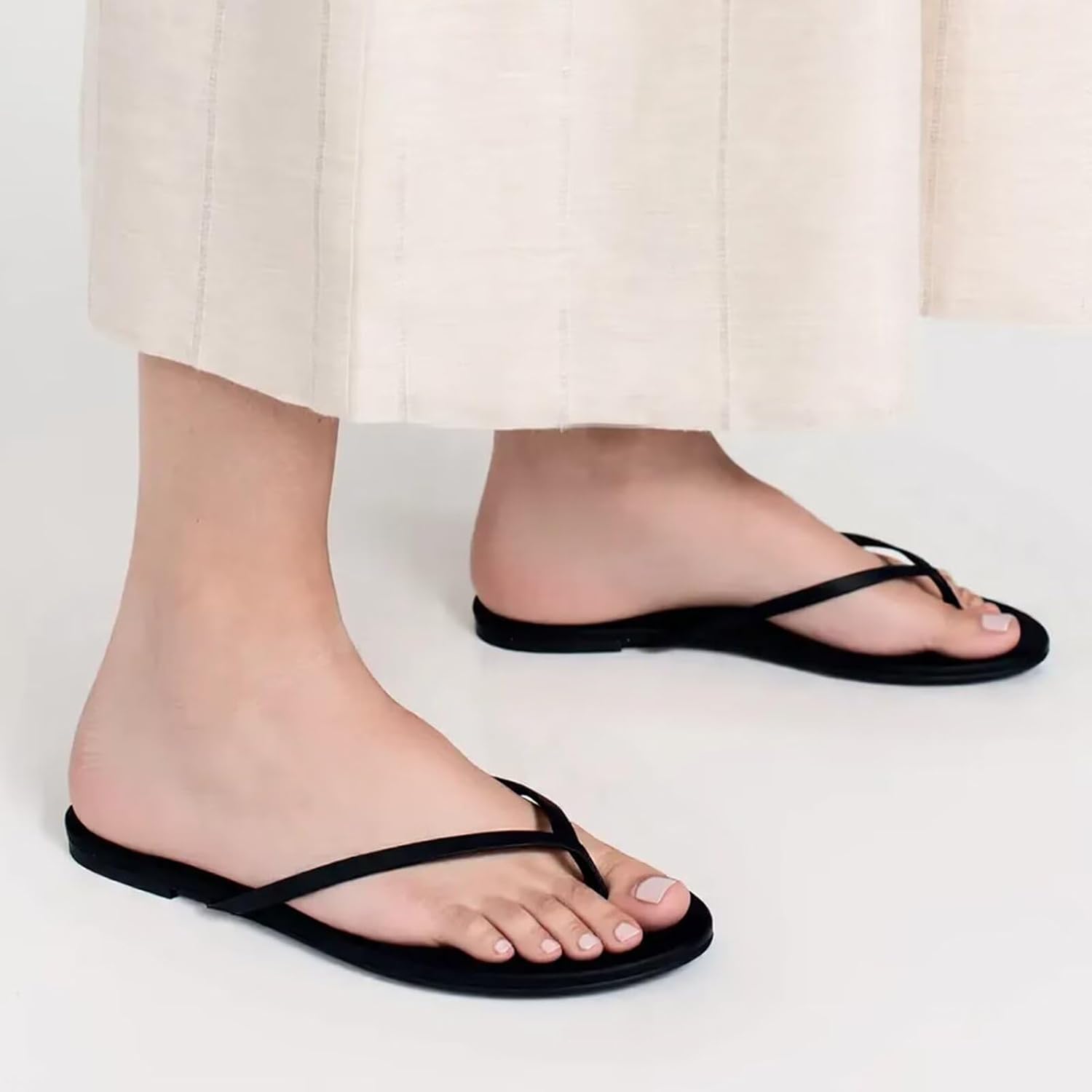 Detalle 2 de Women's Flat Leather Flip-Flops, Dressy Thong Sandals for Summer
