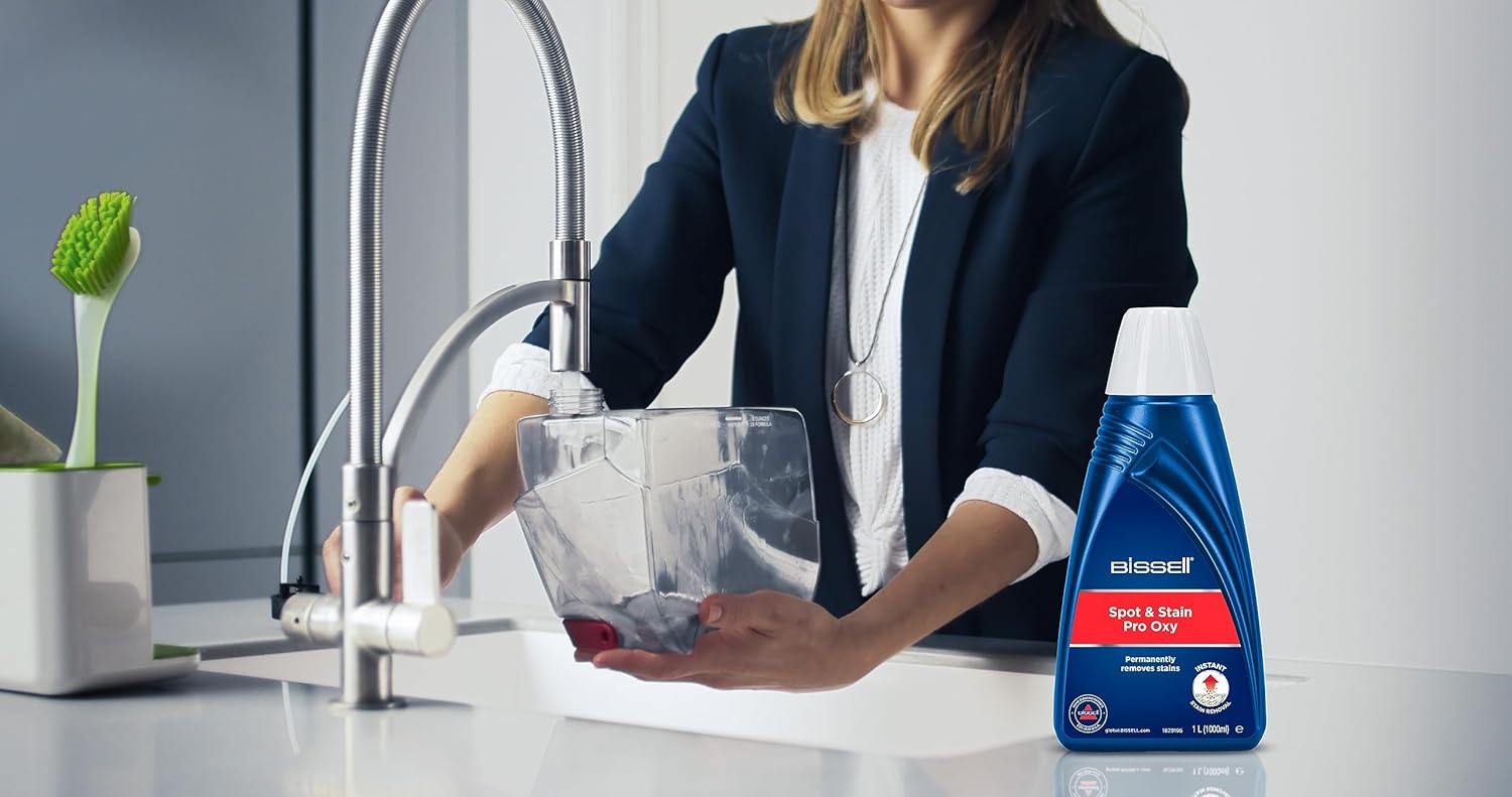 Detalle 2 de BISSELL Spot & Stain Pro Oxy: Soluzione detergente per tappezzeria e tappeti portatili, 1L