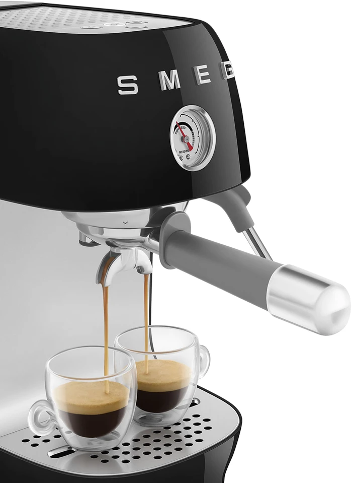 Thumbnail 10 de SMEG ECF03BLEU Schwarz: kompakte Dampflanze für cremigen Cappuccino und Latte Art