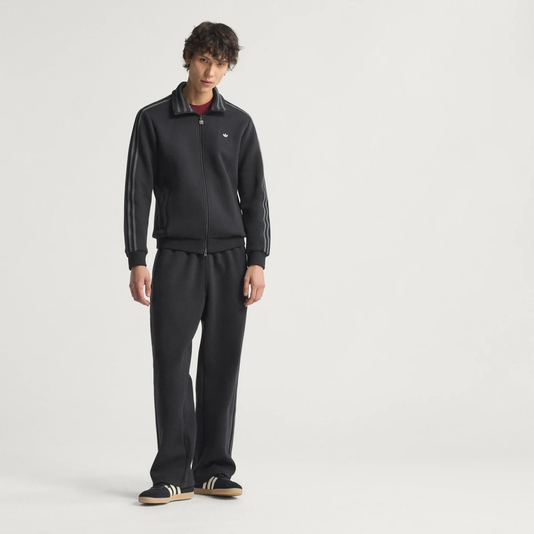Detalle de Sudadera prémium Adidas Negra