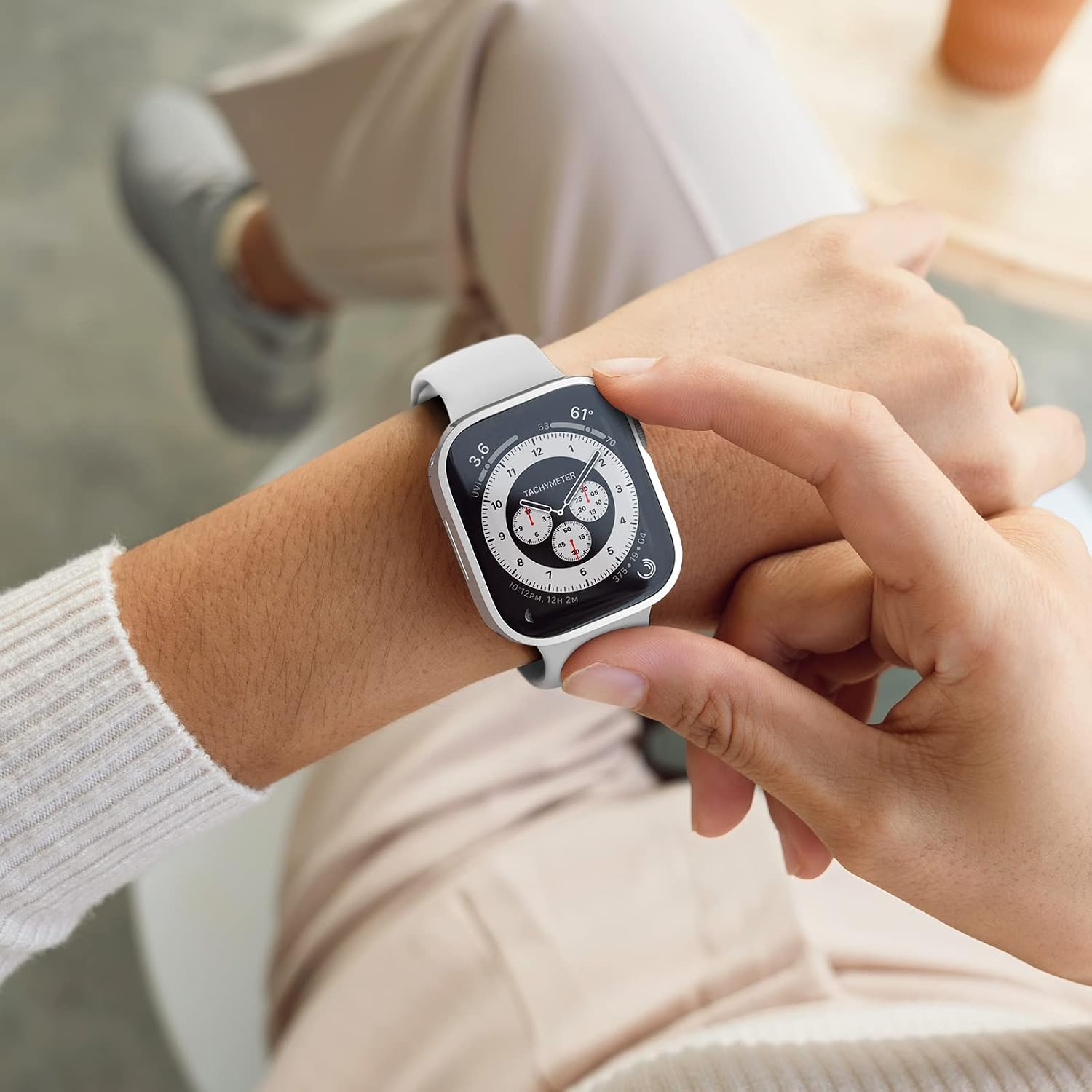 Detalle 2 de Kawoco 2-in-1 wasserdichte Hülle für Apple Watch Series 9/8/7 (41 mm) in Rot – mit gehärteter Glas-Schutzfolie