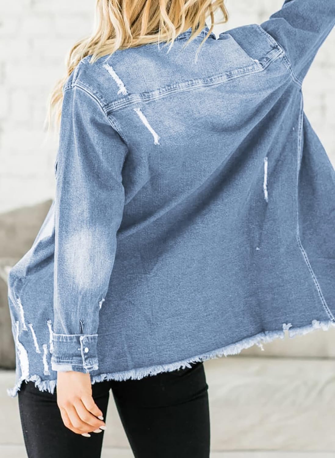 Detalle de Dokotoo Women's Oversized Denim Jacket: Distressed, Casual, and Timeless