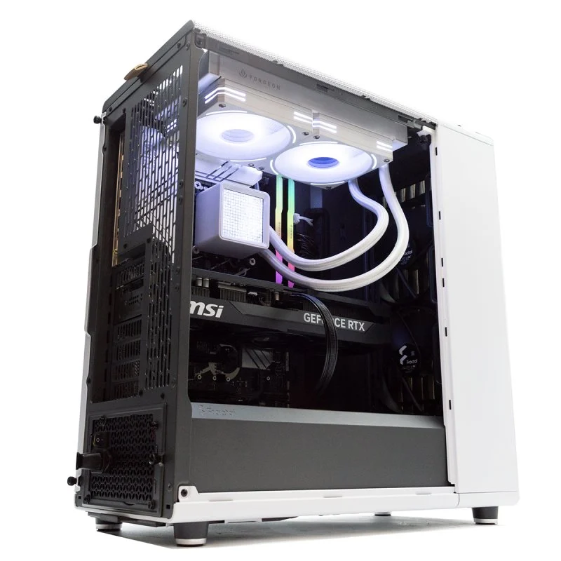 Detalle de PcCom Studio con Intel Core i7-14700KF, 32 GB RAM y RTX 5070 Ti V2 — rendimiento para juego y creación