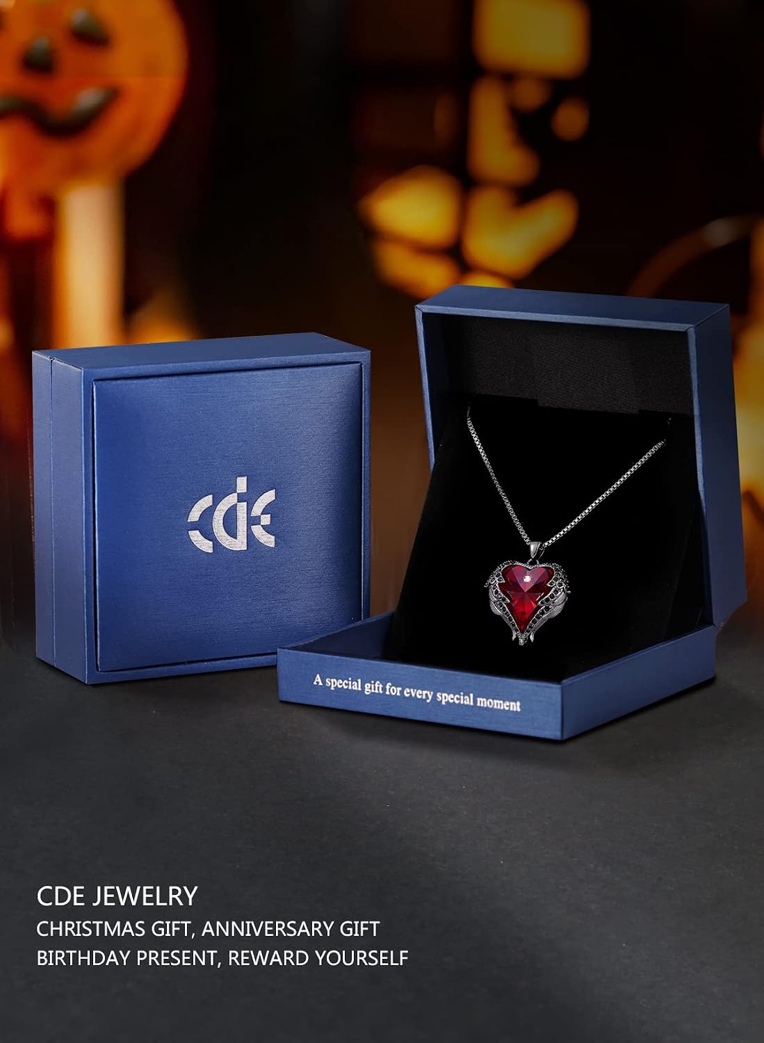 Detalle 2 de CDE Angel Wings Necklace 18-inch Birthstone