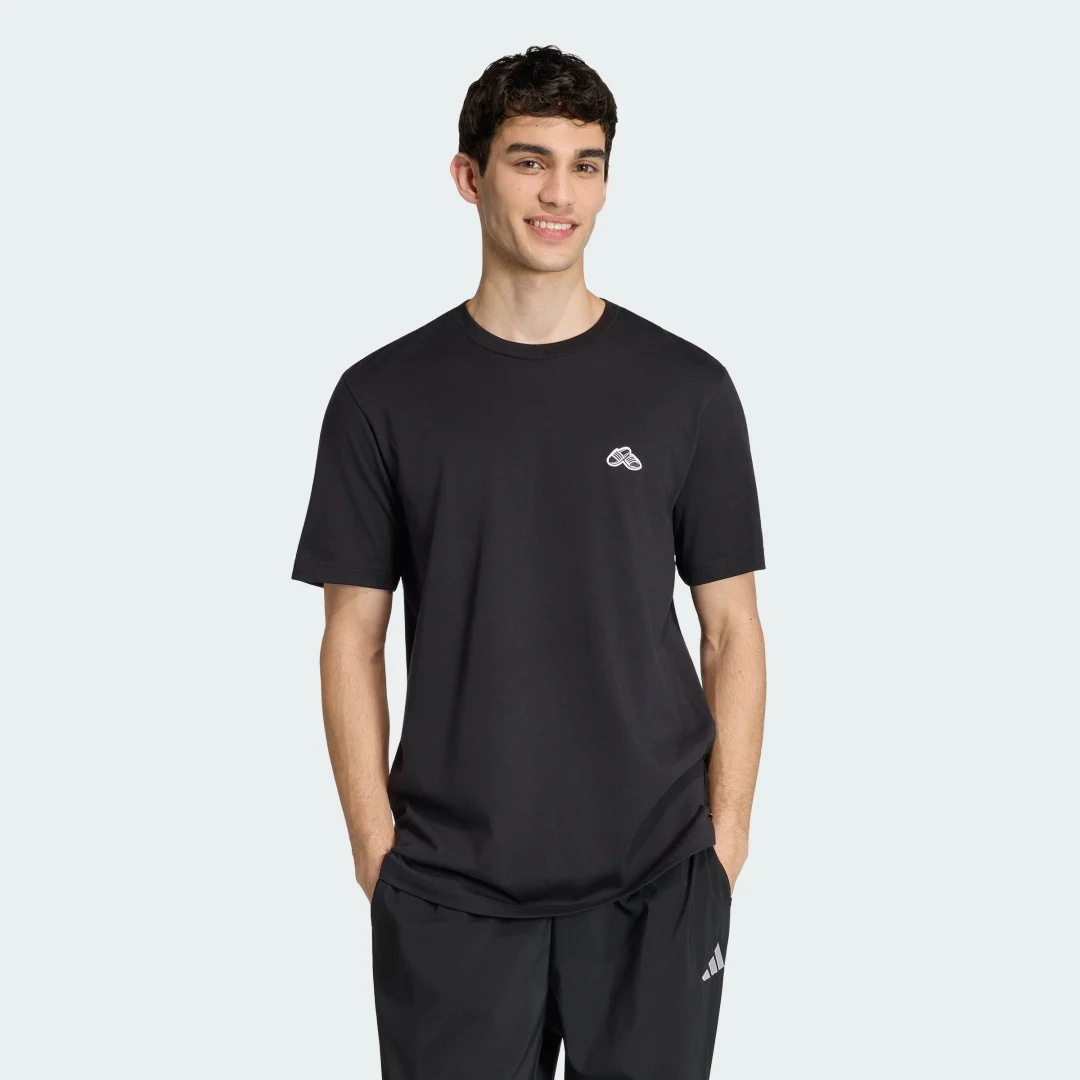 Detalle de Adidas CAMISETA ESTAMPADA SUMMER SLIDES SPORT – Negro