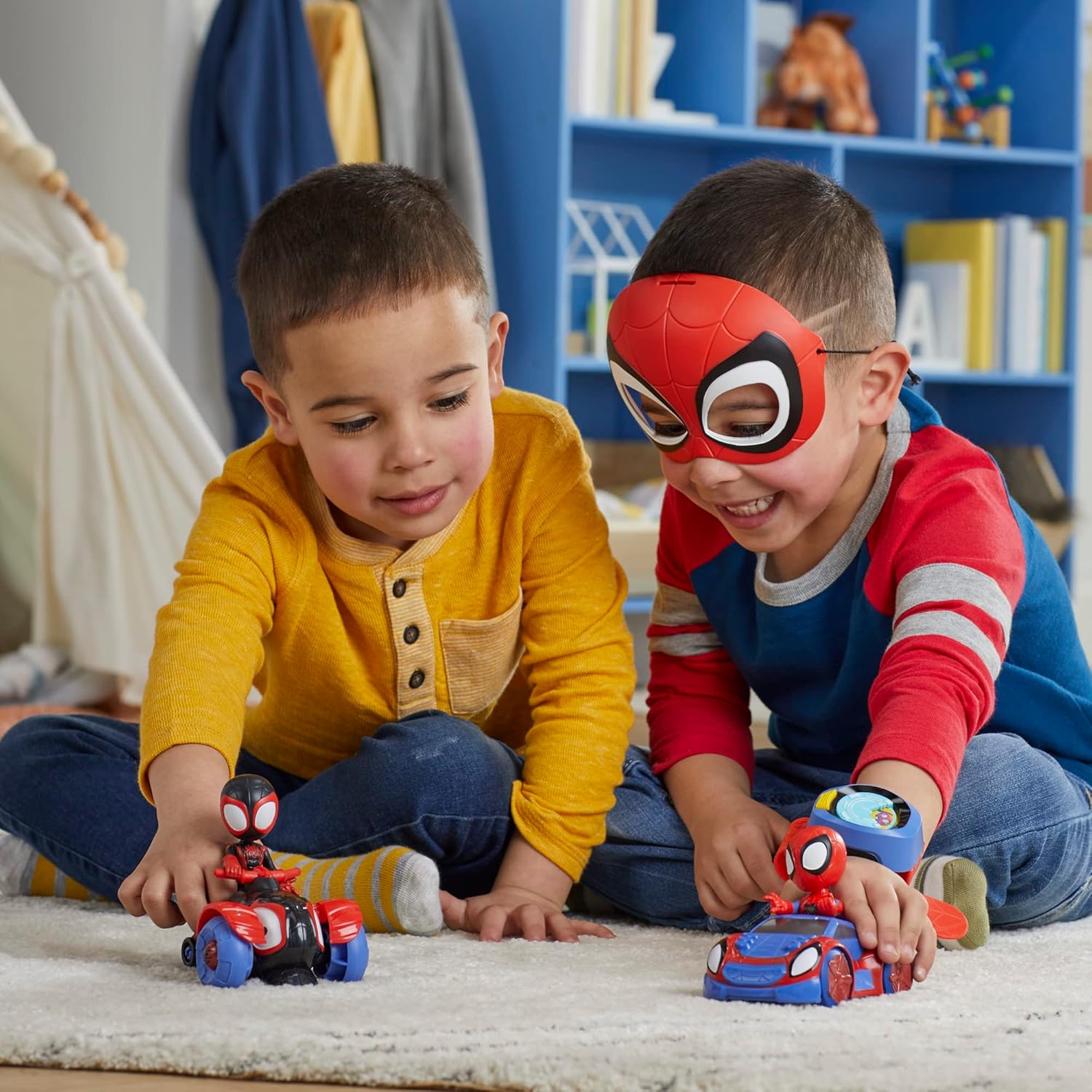 Thumbnail 4 de Spidey and His Amazing Friends Super Spidey Set – Role Play Toy Car & Mask for Kids 3+