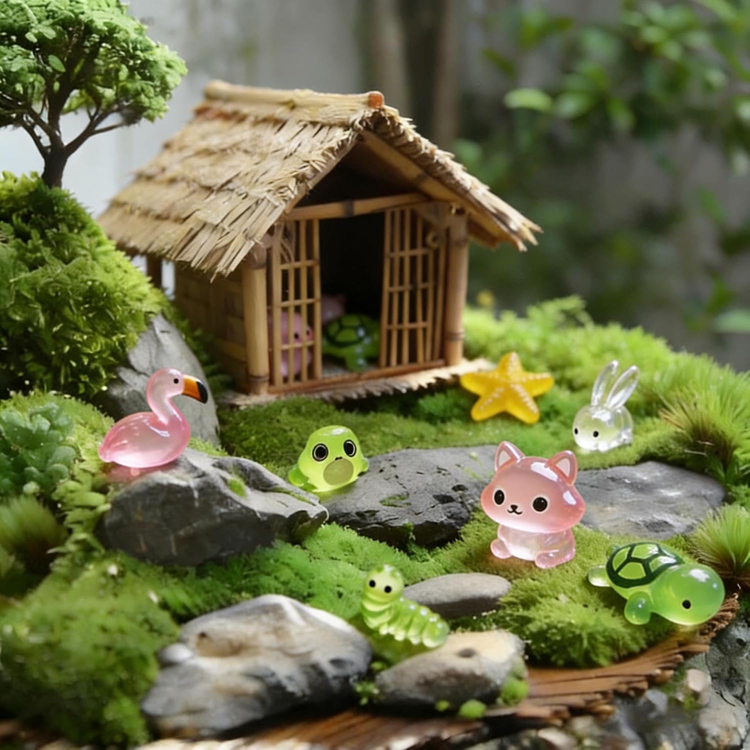 Detalle de POTWPOT Mini Resin Animals Figures (Set of 60) – Glow in the Dark, 60 Unique Styles for Mini Landscapes