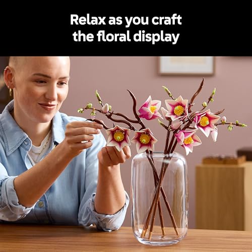 Detalle de LEGO Botanicals Magnolia Branches (11510) – Artificial Flower Set for Adults
