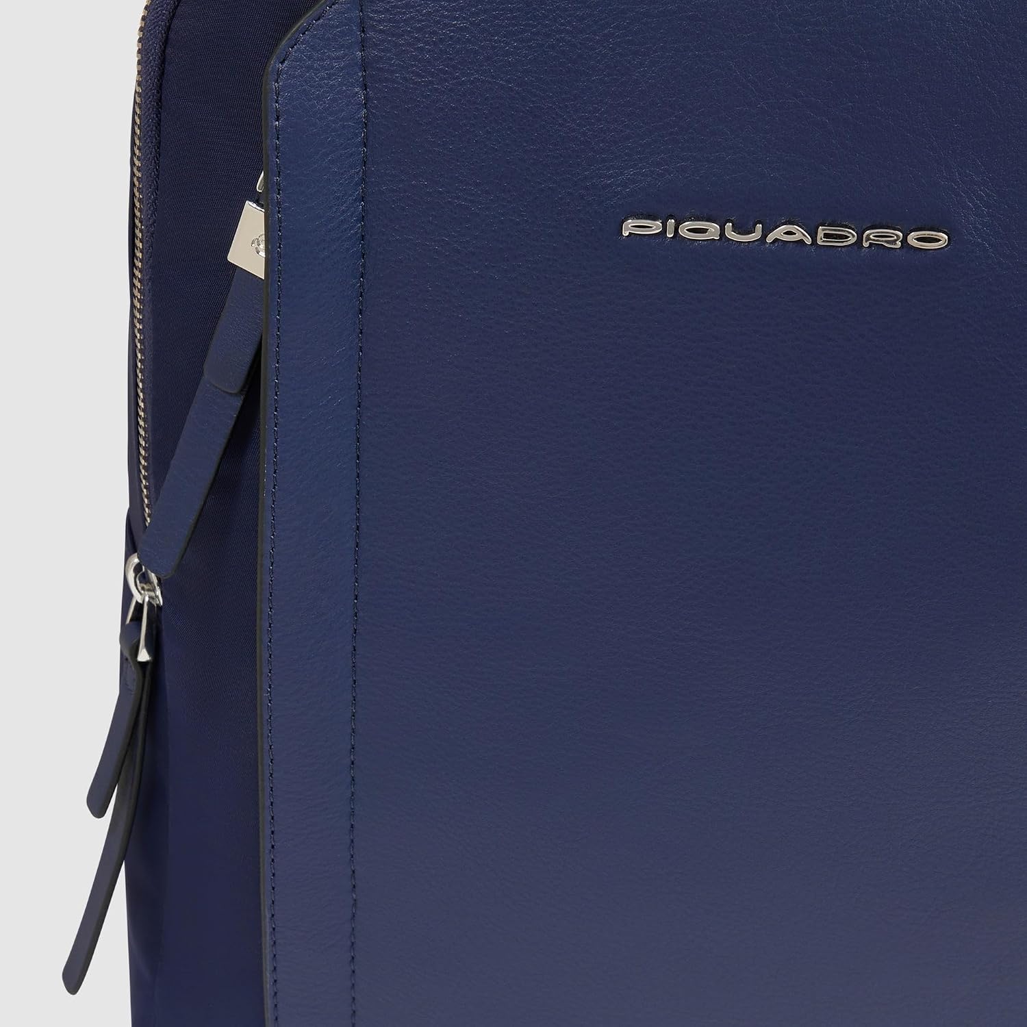 Thumbnail 4 de PIQUADRO Zaino donna porta iPad®: stile e protezione per la vita di tutti i giorni