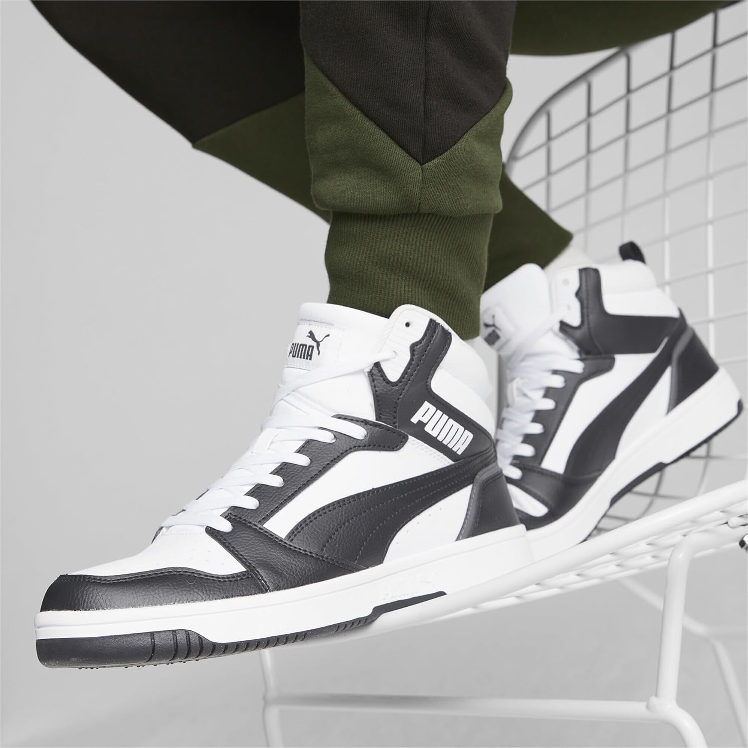 Detalle de Puma Unisex Rebound V6 Sneaker – Allround-Sneaker mit synthetischem Obermaterial