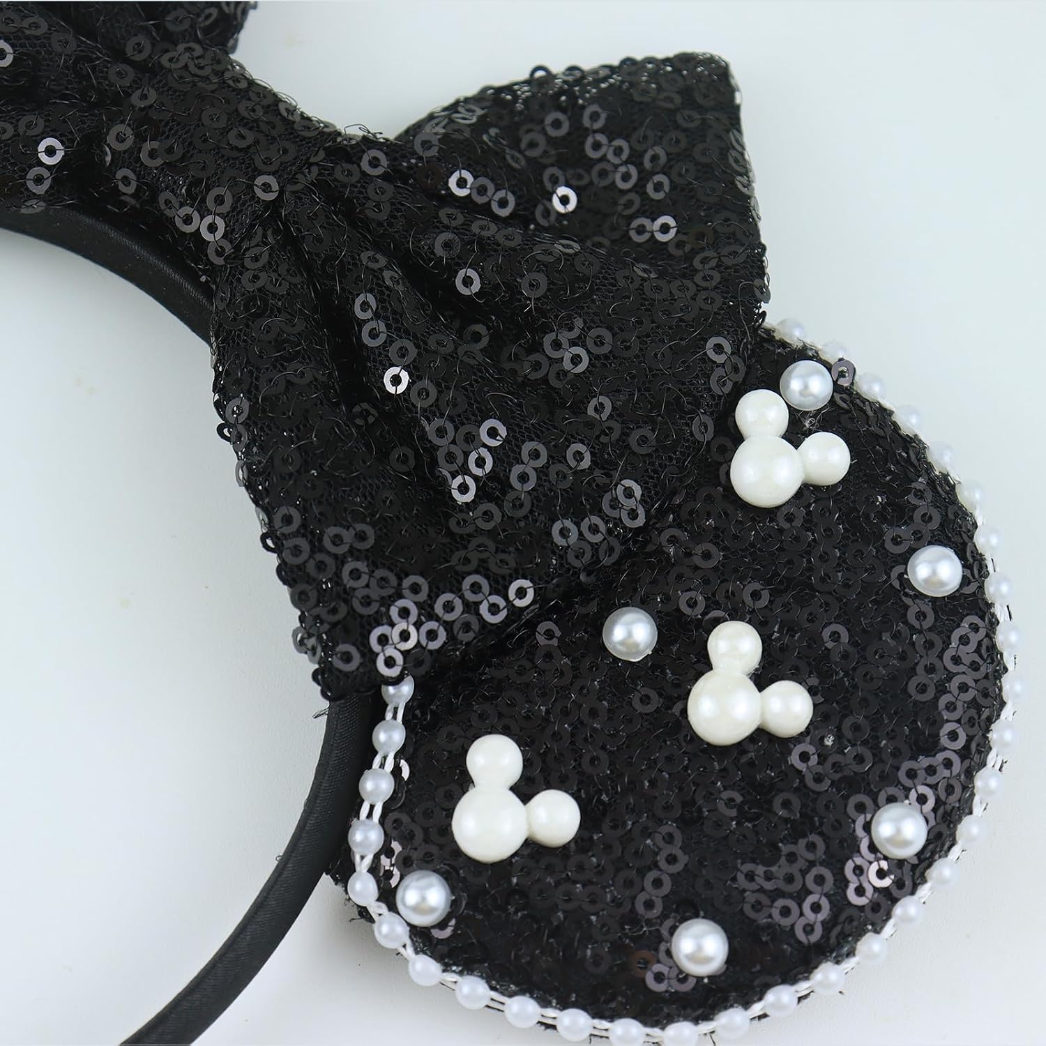 Detalle de LIHELEI Black Sequin Mouse Ears Headband with Pearl Accent