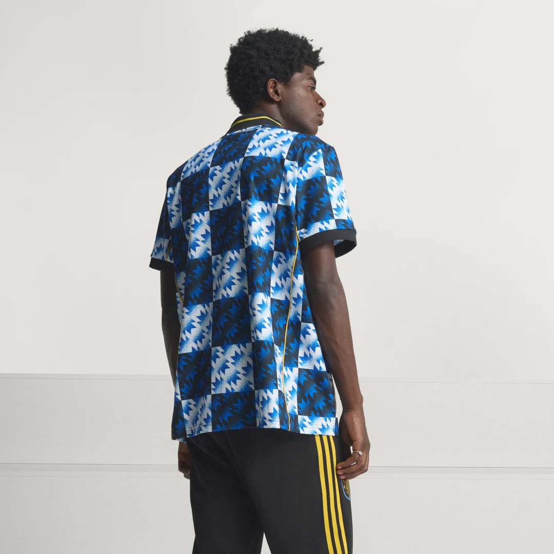 Detalle de Camiseta Manchester United LFSTLR de Adidas