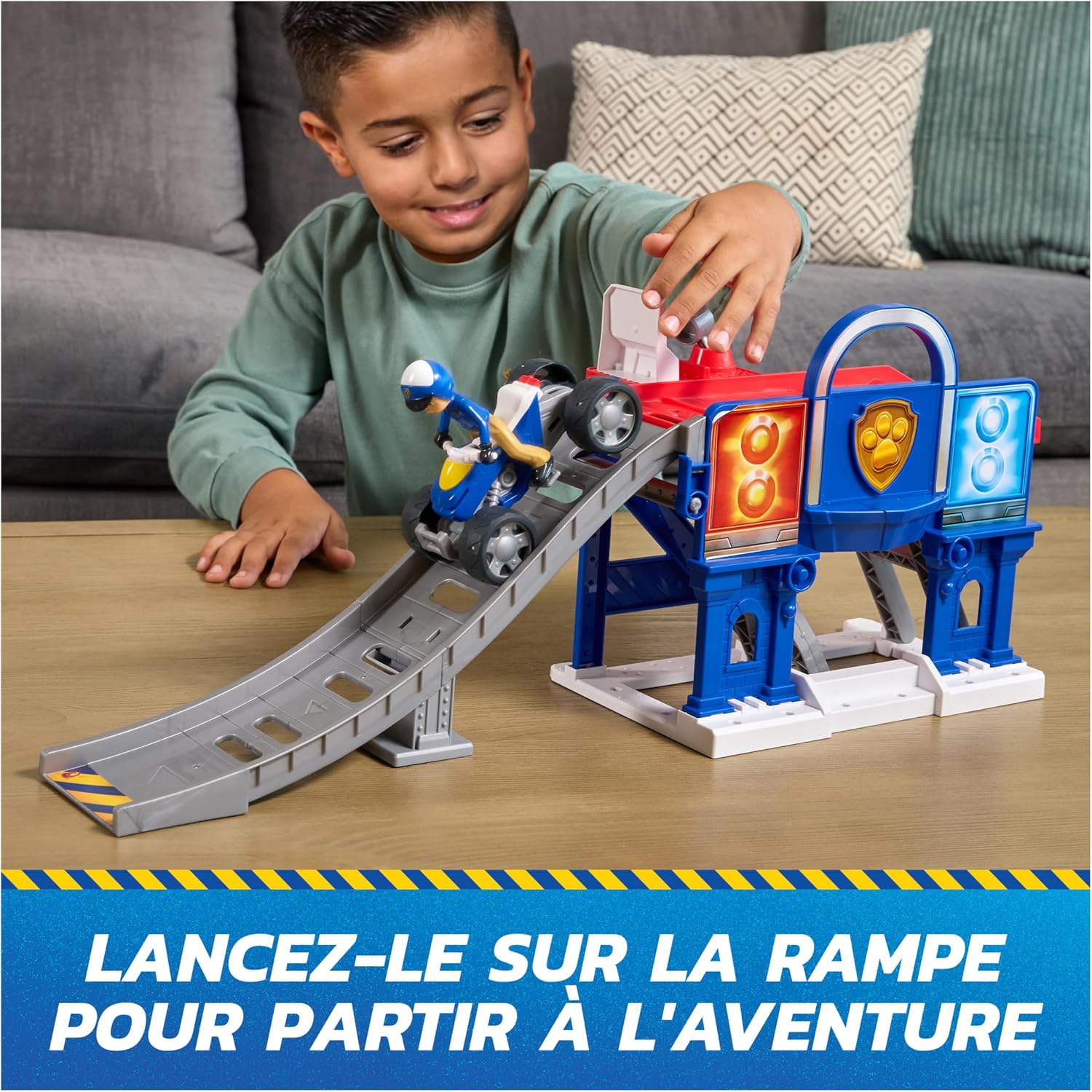 Detalle 2 de Paw Patrol Pat Patrouille – Elévateur de Dépannage Search & Rescue Mission détective avec Ryder (voiture figurine à collectionner)