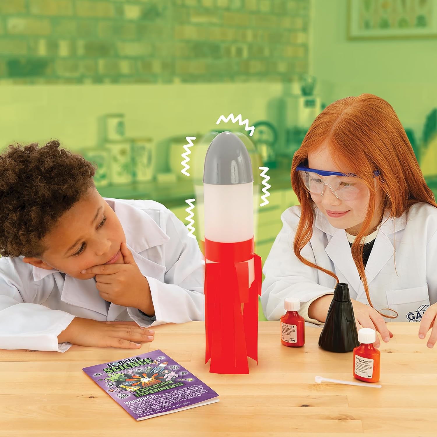 Detalle 2 de GALT Explosive Experiments – Horrible Science Kit with 8 Fun Experiments