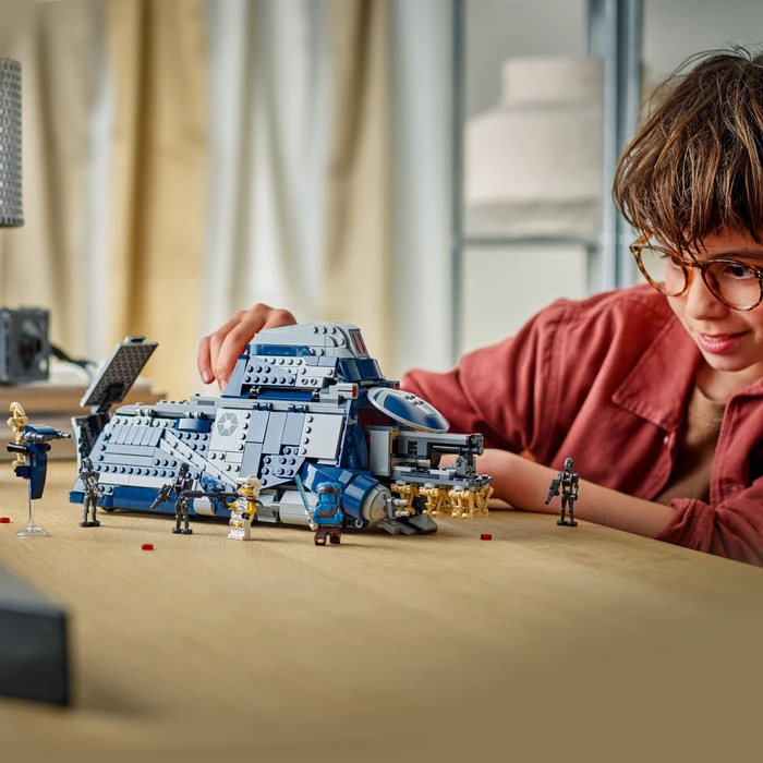 Detalle 2 de LEGO Star Wars Schlacht von Felucia MTT der Separatisten 75435