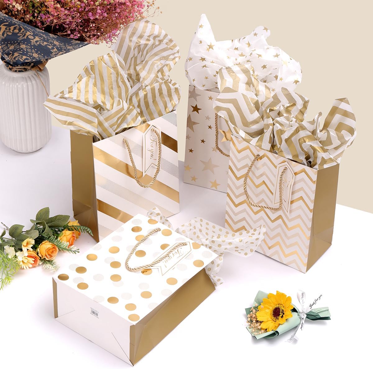 Detalle 2 de Medium Gift Bags with Tissue Paper 12pcs 9