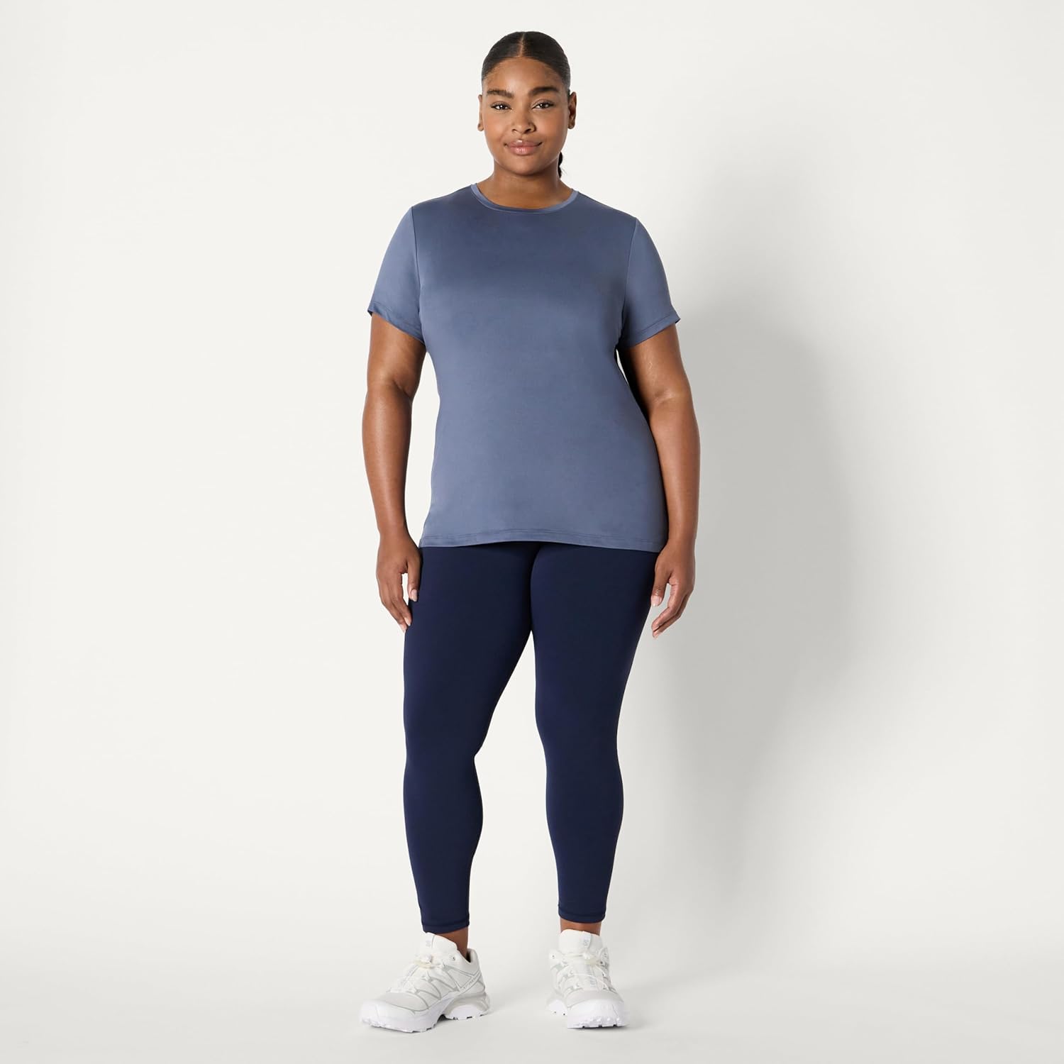 Thumbnail 6 de Amazon Essentials Damen Active Quick Dry Tech Kurzarm-T-Shirt mit Rundhalsausschnitt – Übergröße erhältlich
