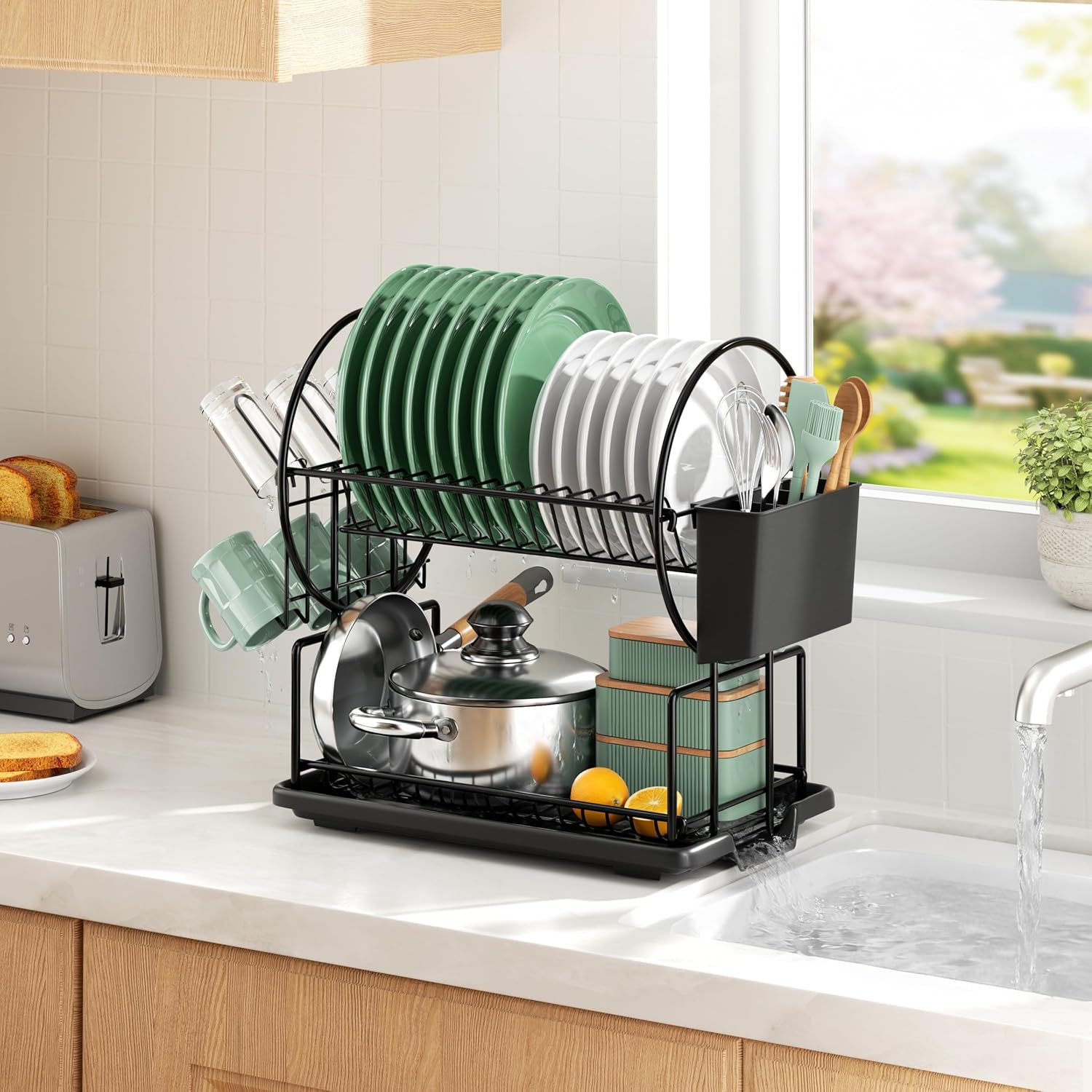 Detalle de niffgaff 2‑Tier Black Dish Drying Rack for Kitchen Countertop – Stainless Steel Drainer with Drip Tray, Utensil Holder & Cup Holder for Small Spaces