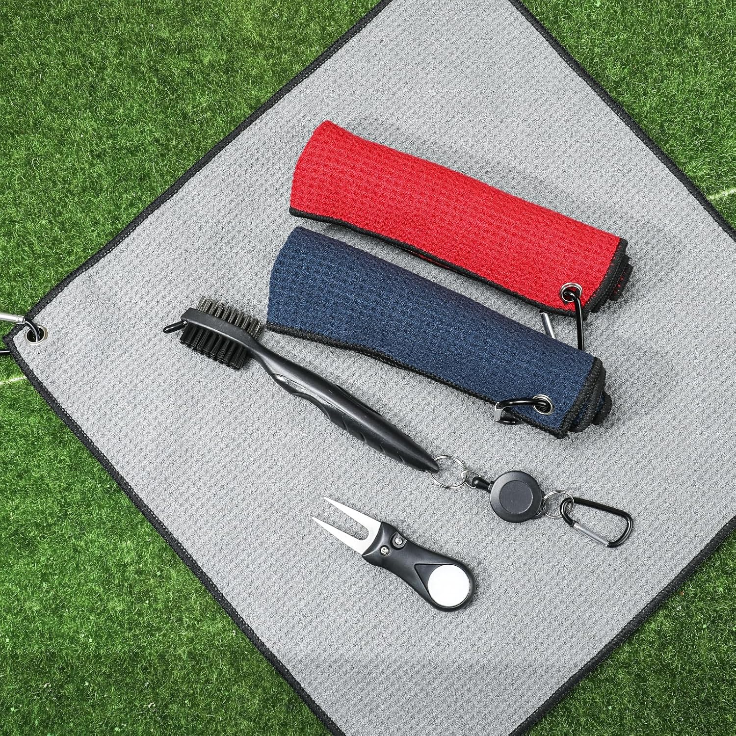 Detalle de Newofview 3-in-1 Golfzubehör Set – Mikrofaser Handtuch, Golfschlägerbürste und Pitchgabel