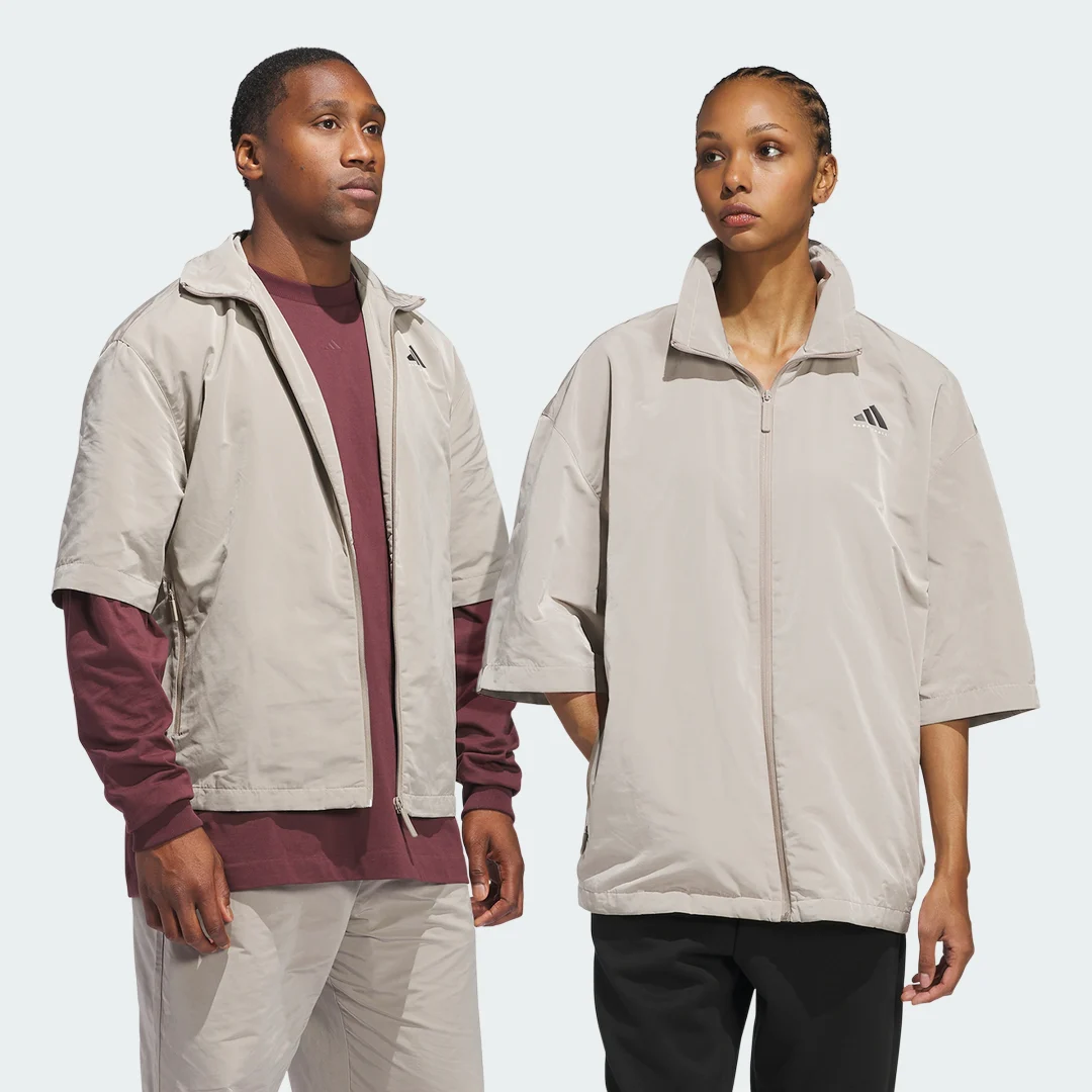 Detalle de Camiseta Full Zip Warm-Up Adidas – media cremallera en color Beige