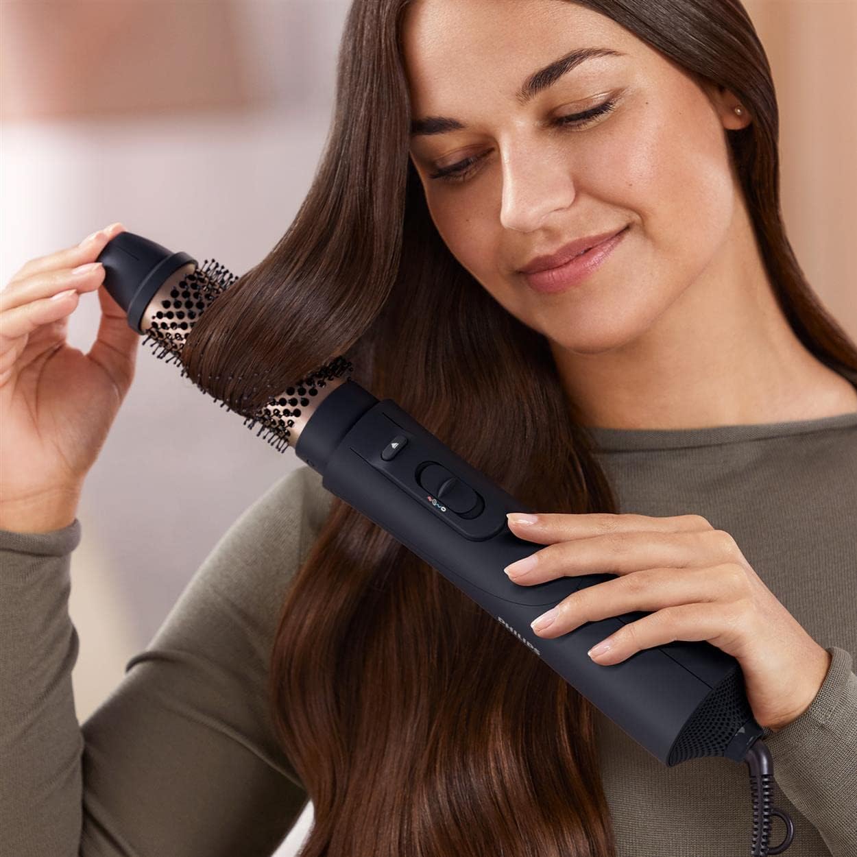 Detalle 2 de Philips série 5000 BHA530/00 — Brosse soufflante avec 5 accessoires de stylisation