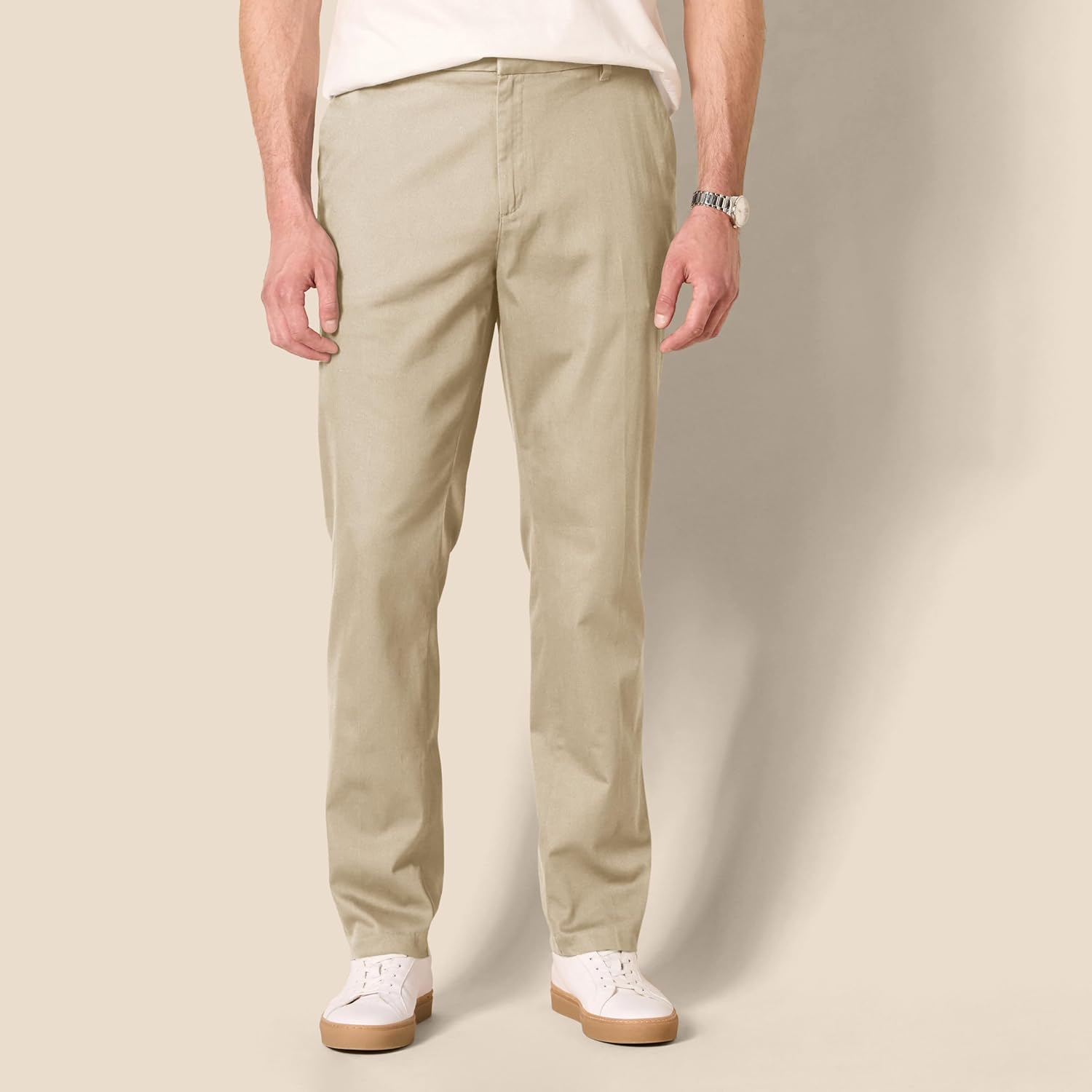 Thumbnail 4 de Amazon Essentials Herren Stretch-Chinohose mit schmaler Passform und flacher Vorderseite
