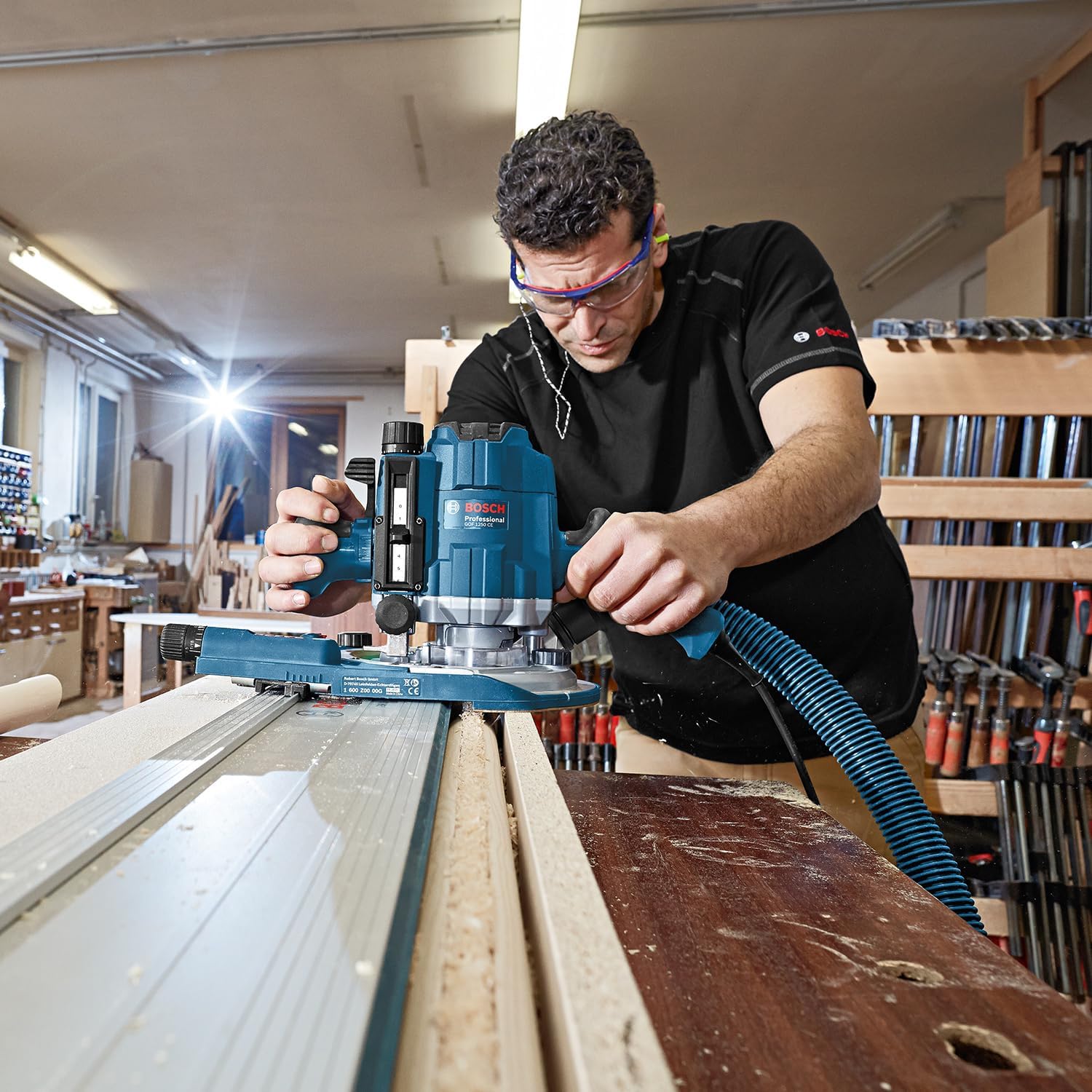 Thumbnail 5 de Bosch Professional GOF 1250 CE : défonceuse plongeante ergonomique pour réglage micrométrique