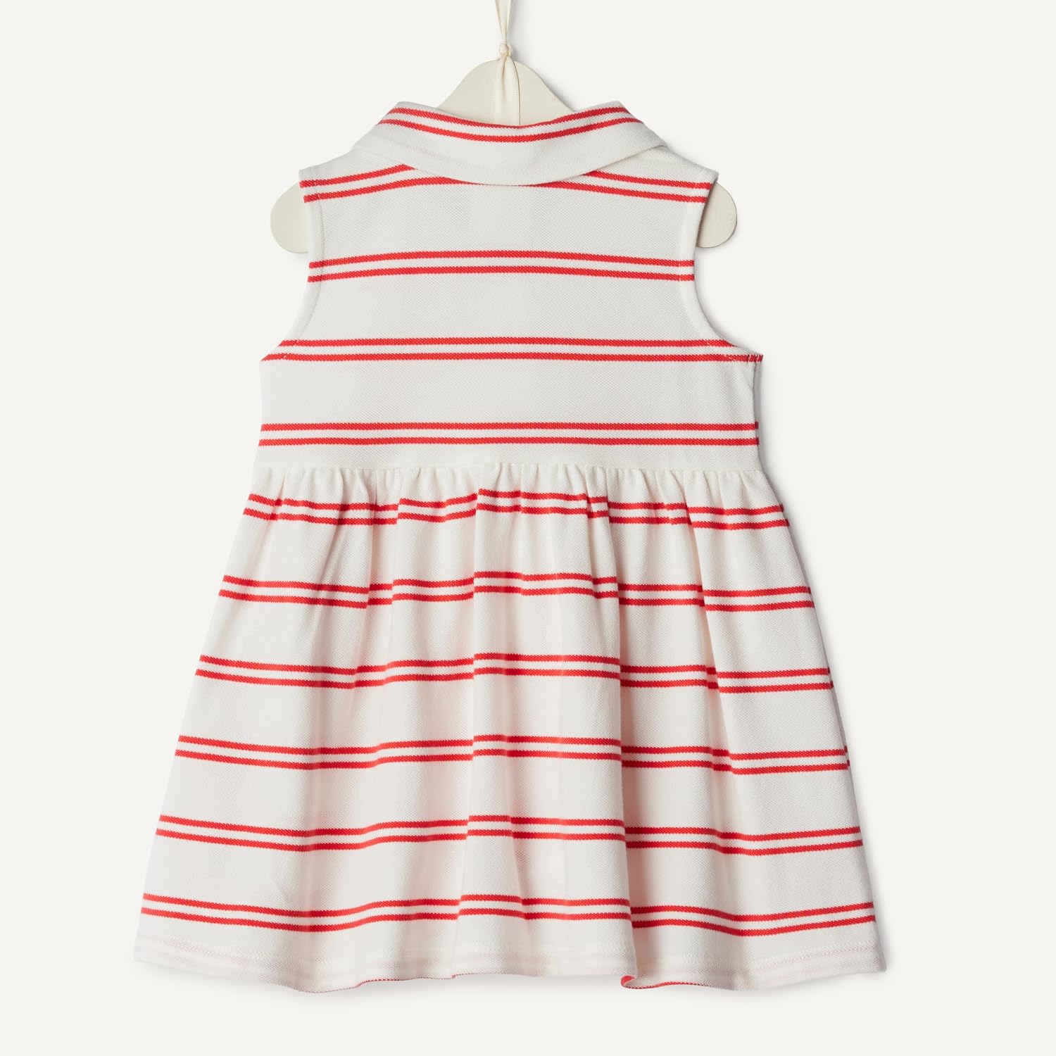 Detalle de Amazon Essentials x Sofia Grainge Mädchen Ärmelloses Kleid aus Baumwollpiqué