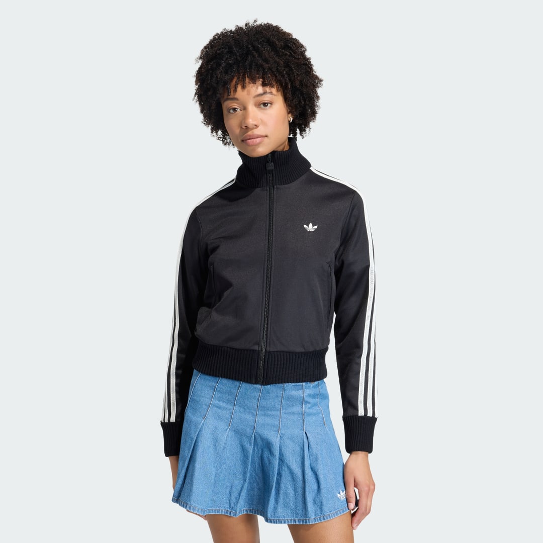 Detalle de SUDADERA FIREBIRD de Adidas con detalles de punto de ganchillo – negro