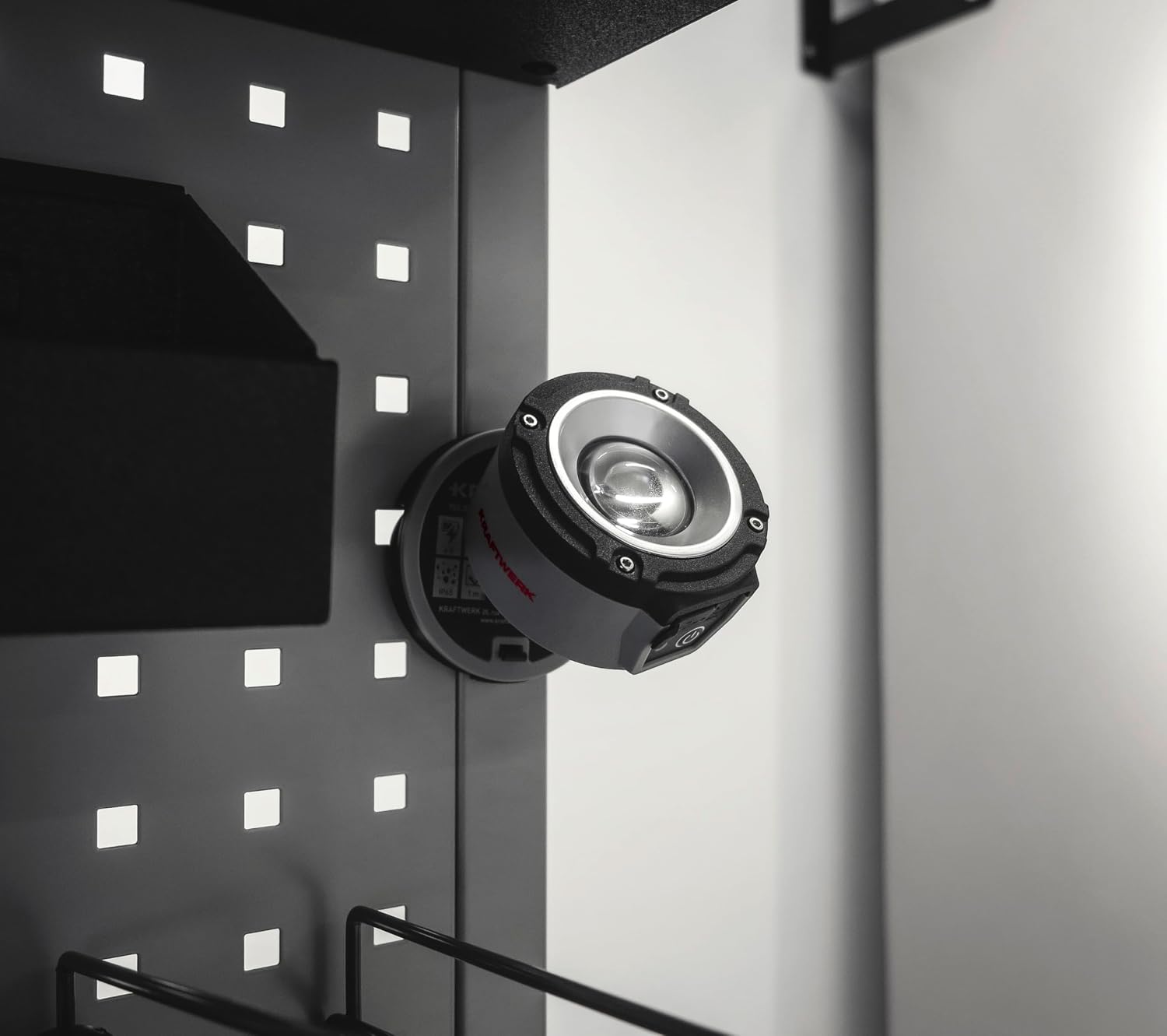 Thumbnail 2 de KRAFTWERK FLEXDOT 600 – akumulatorowa lampa robocza LED z magnesem i hakiem