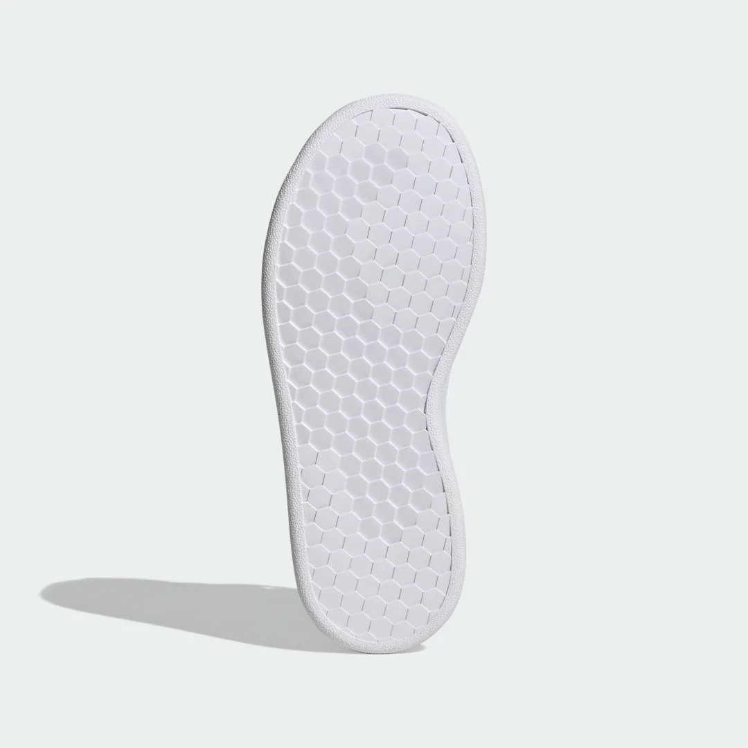 Detalle de Zapatilla Advantage Court Lifestyle Hook-and-Loop de Adidas: comodidad diaria con cierre de velcro