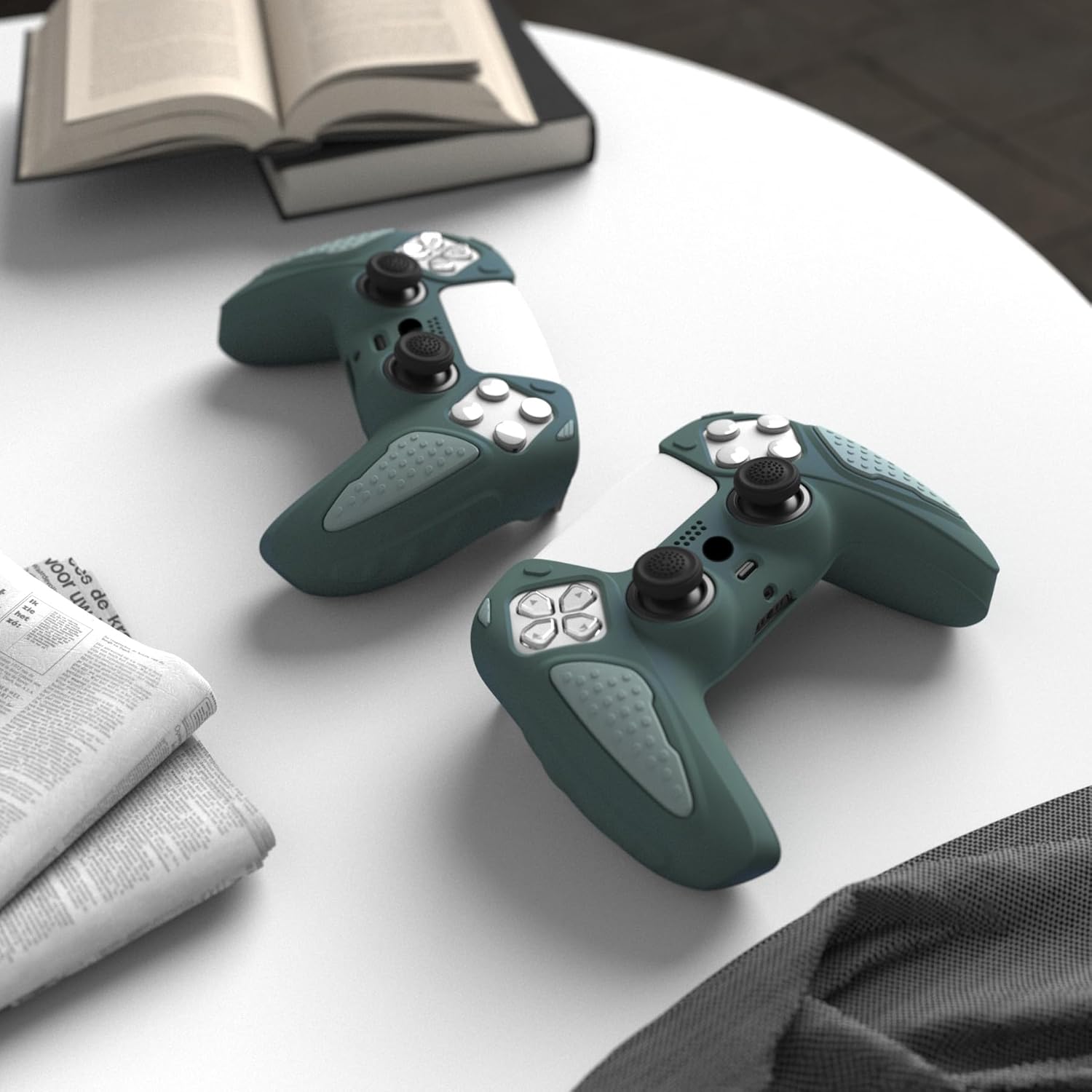 Thumbnail 5 de playvital PlayVital Knight Edition Templeton Gray & Jade Grey anti-slip silicone cover skin for PS5 controller