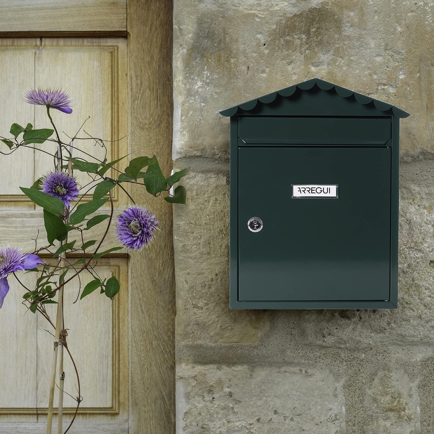 Detalle 2 de Arregui Visit Outdoor E5743 – zielona skrzynka na listy DIN A4, do montażu na ścianie
