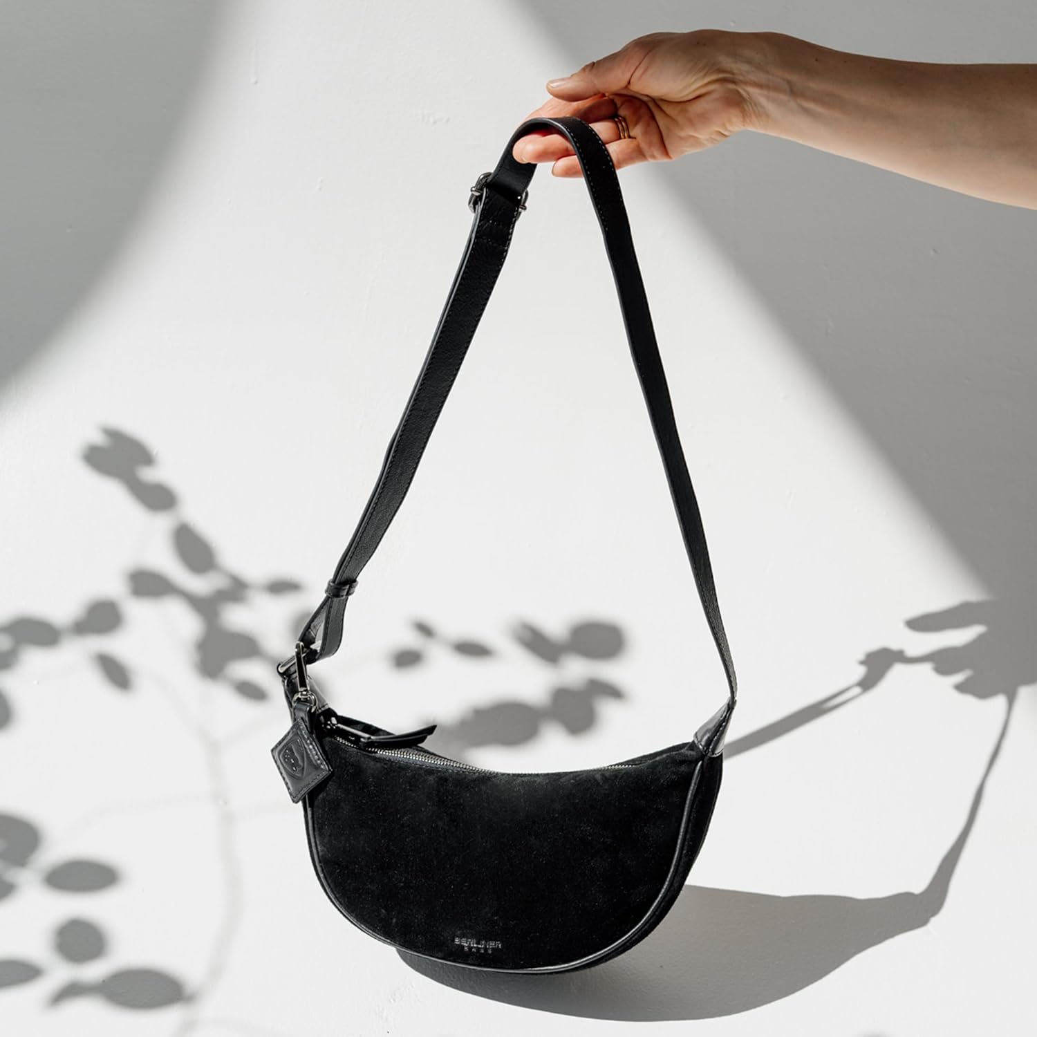 Thumbnail 2 de Berliner Bags Crossbody Luna – Moon Bag aus Wildleder (29 x 15 x 9,5 cm)