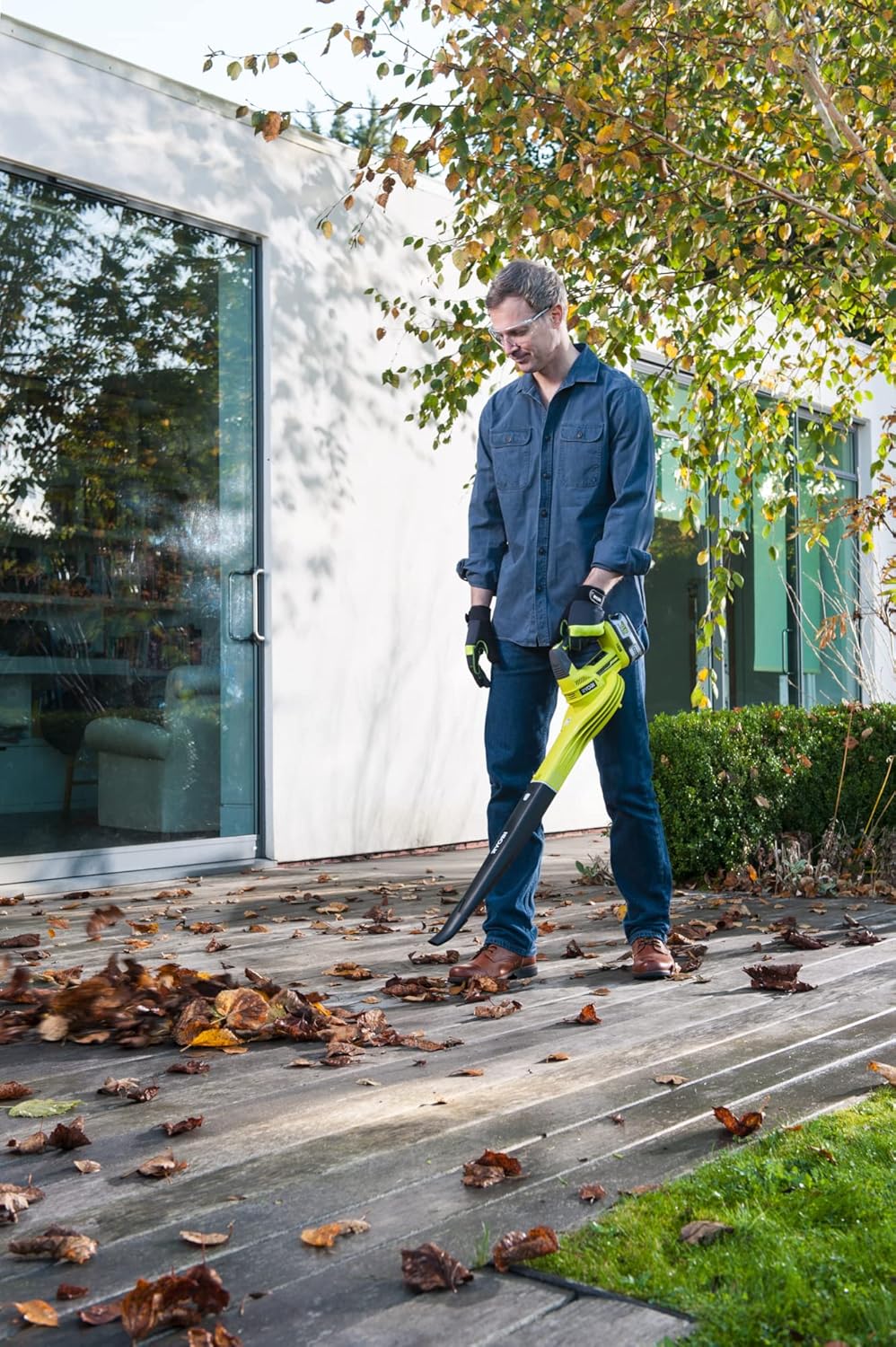 Detalle de Ryobi OBL1820S cordless blower 245 km/h