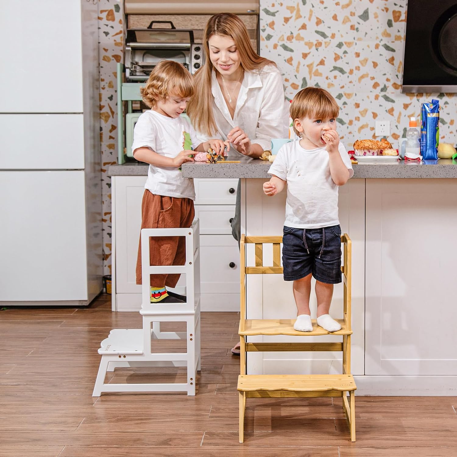 Detalle de COSYLAND Torre Montessoriana per Bambini 2 in 1 – Sicurezza e Versatilità in Bamboo Naturale