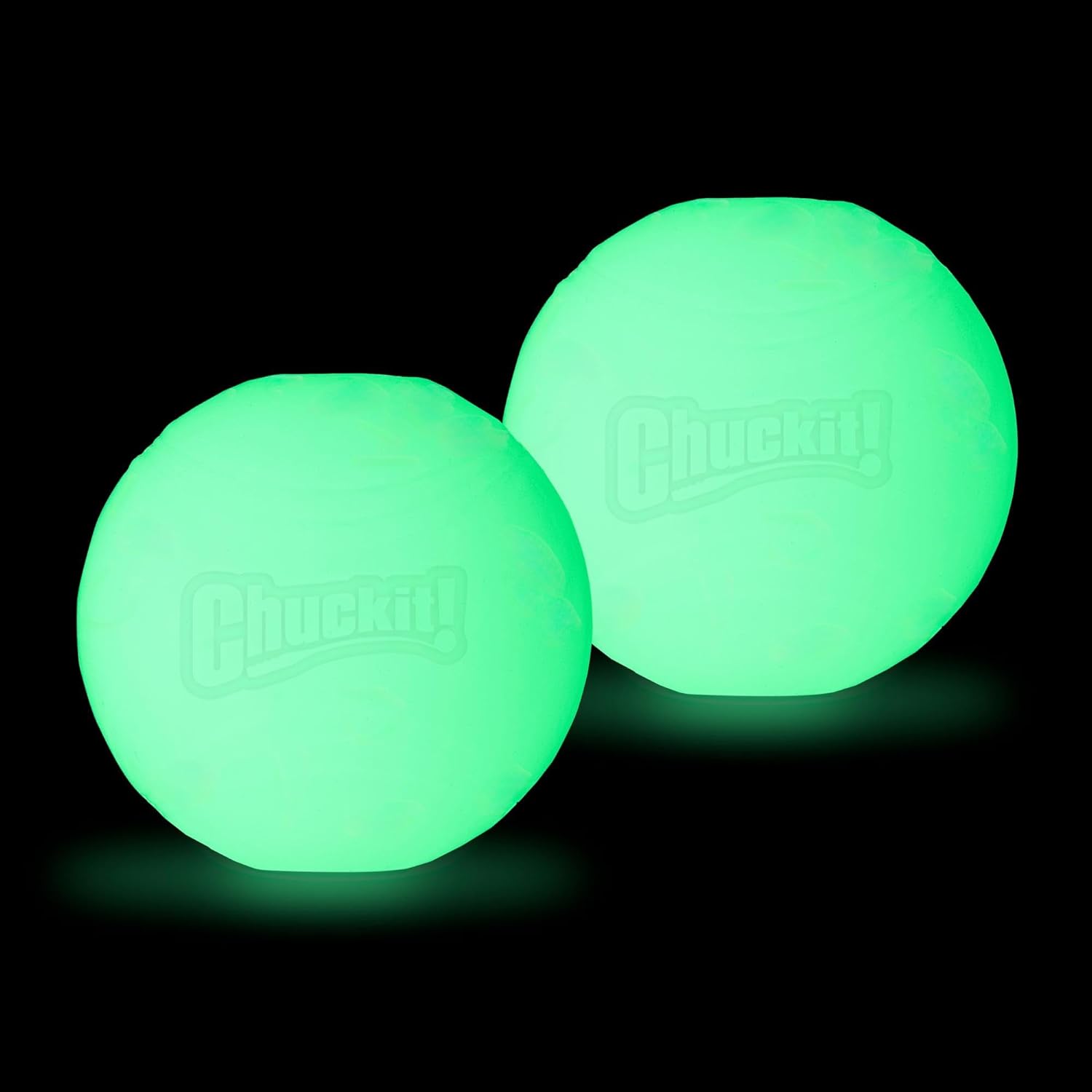 Detalle de Chuckit Max Glow Ball Medium 2 pack (6 cm) – durable, glow-in-the-dark fun for dogs