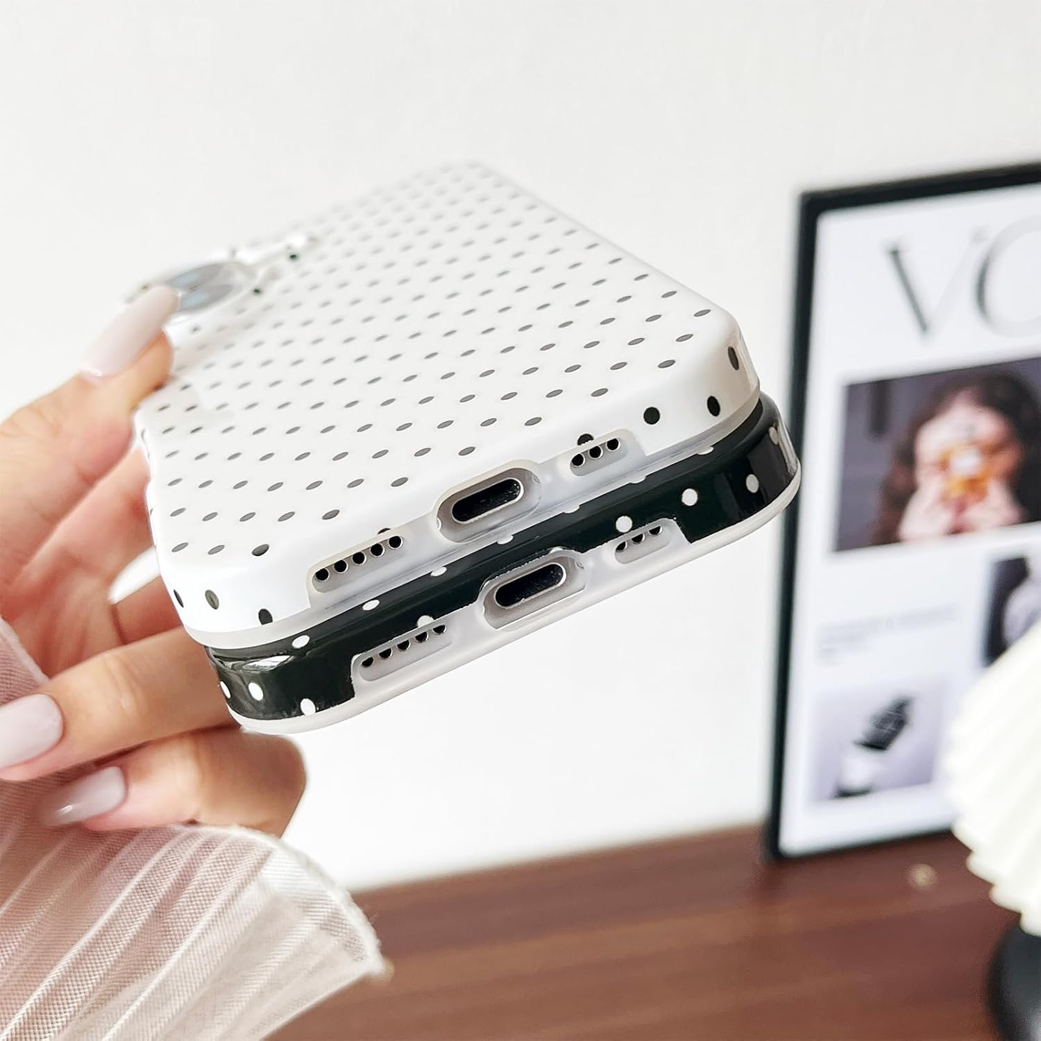 Detalle 1 de Yeddabox iPhone 16 Phone Case