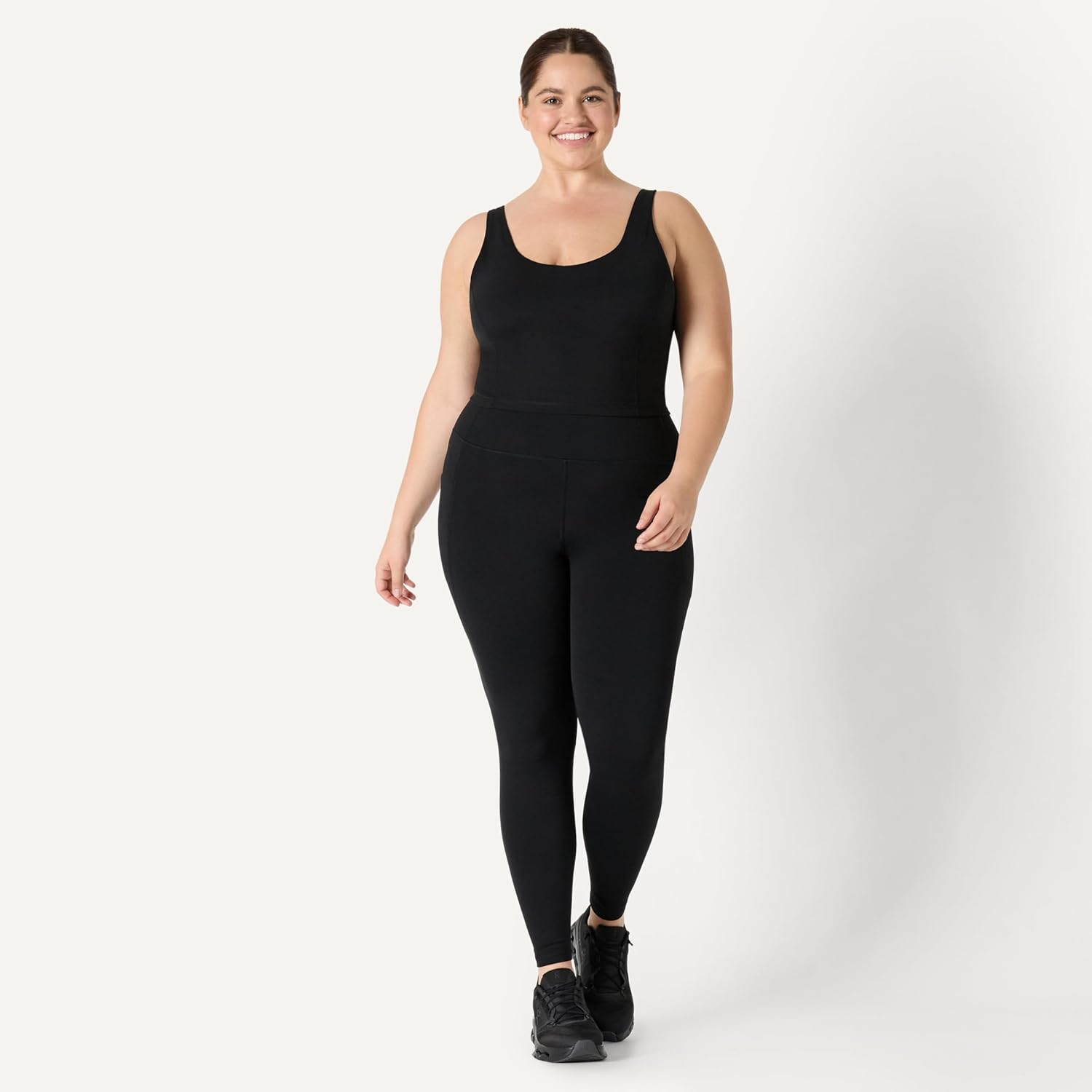 Thumbnail 6 de Amazon Essentials Damen Aktives FormFlex-Tanktop mit BH – kurzes, sanft stützendes Top für Yoga, Alltag und mehr
