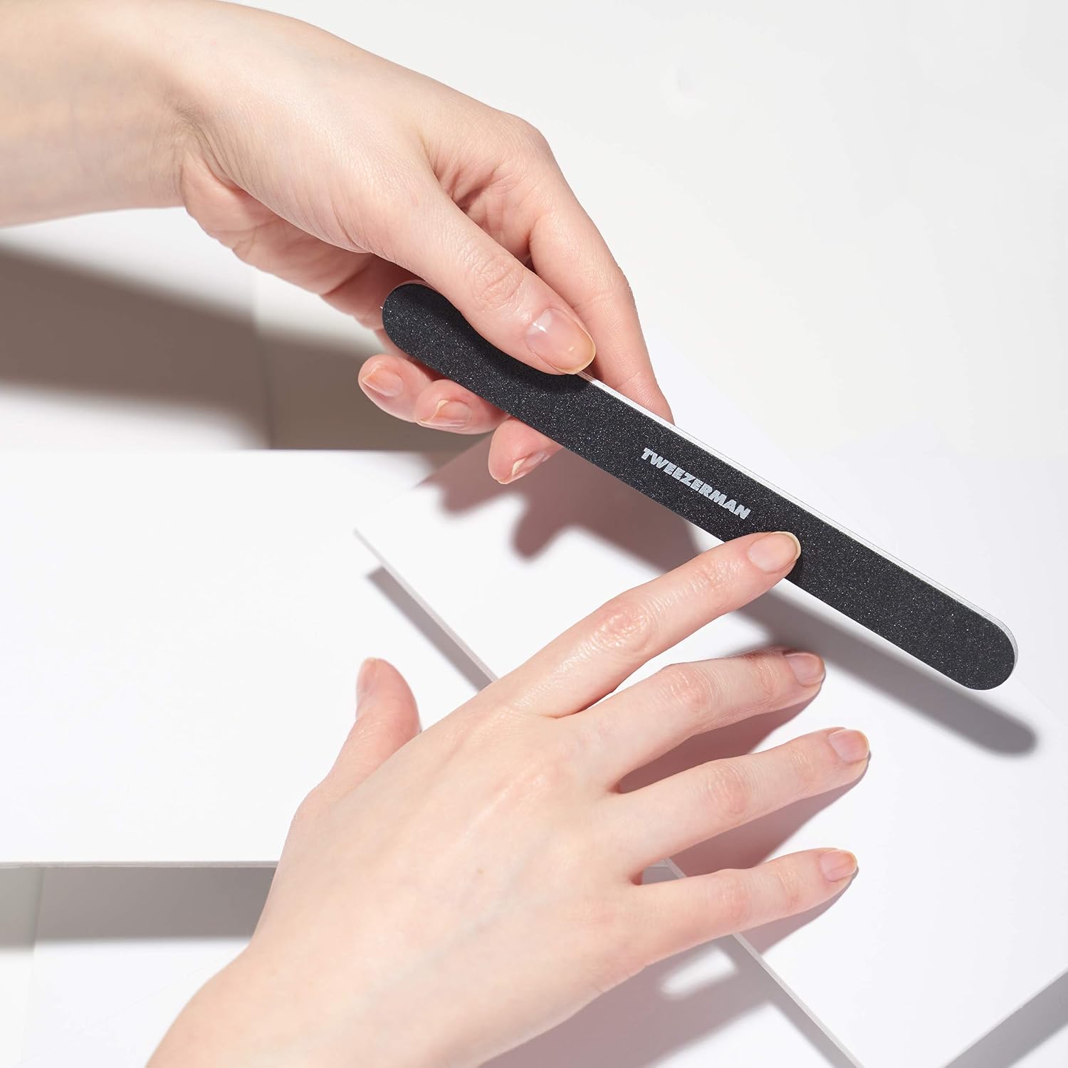 Detalle de Tweezerman Black Manicure Kit — Professional Starter Set (4-piece)