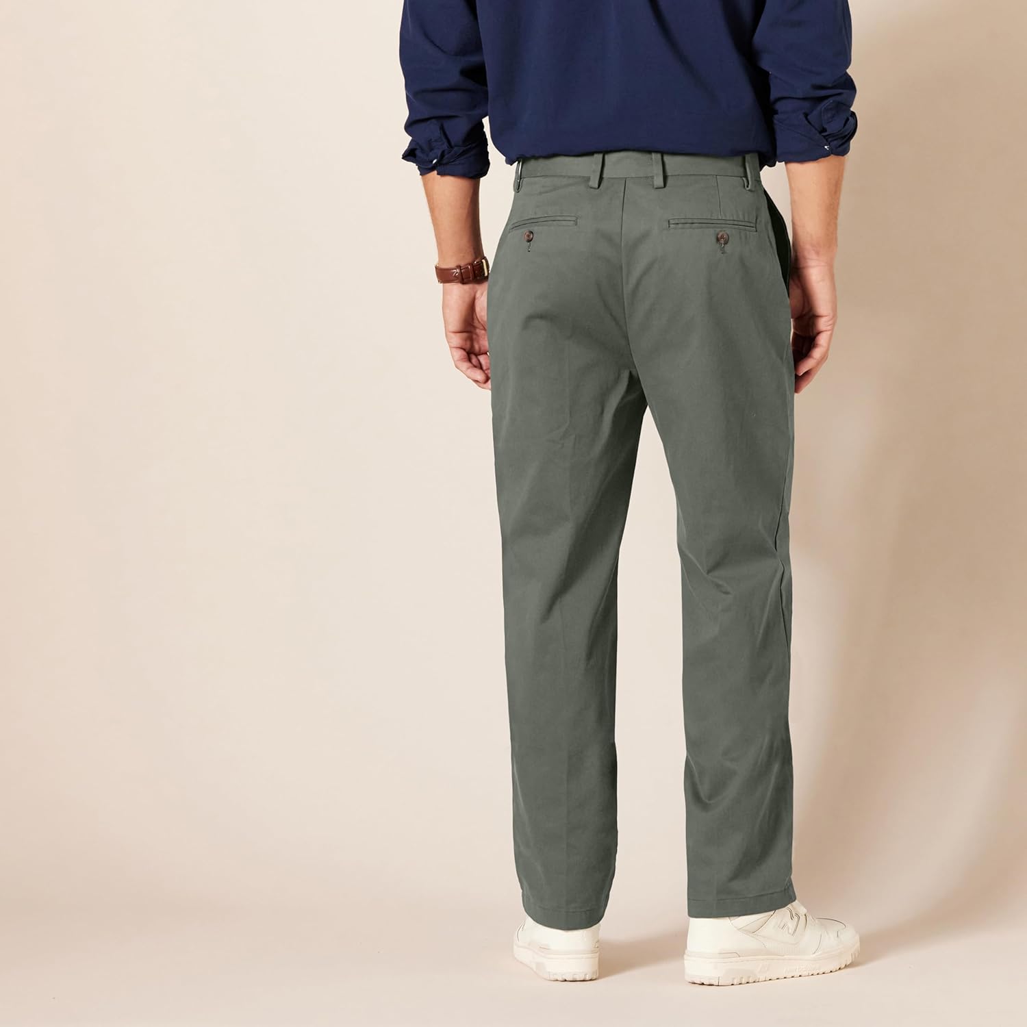Thumbnail 1 de Amazon Essentials Men's Classic-Fit Wrinkle-Resistant Flat-Front Chino Trousers (Big & Tall)