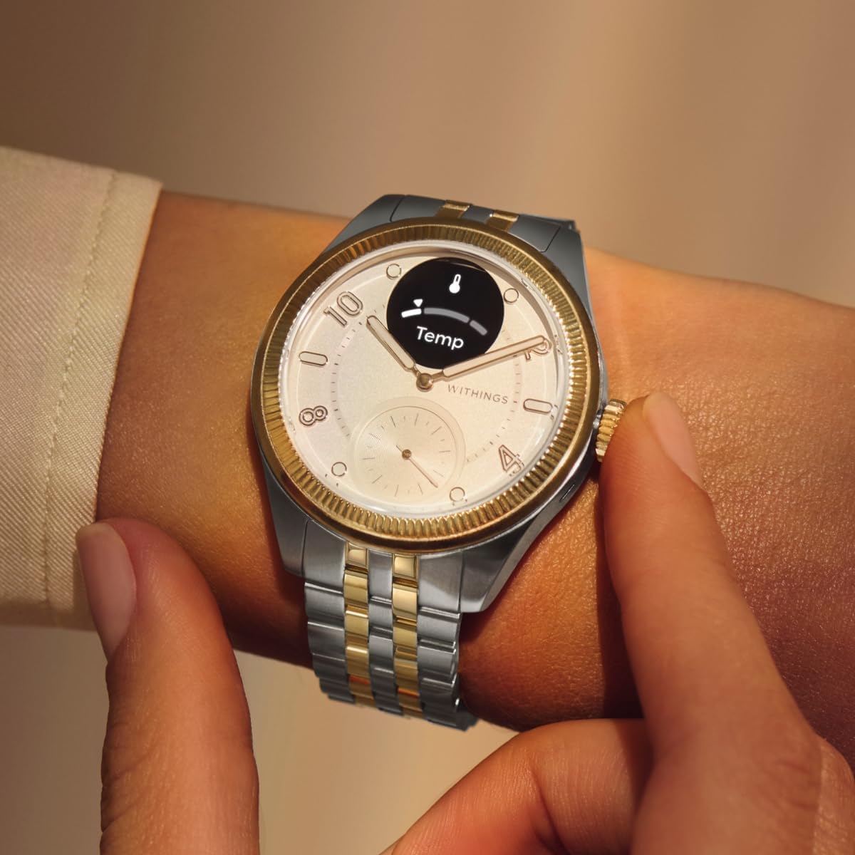 Detalle de WITHINGS Scanwatch Nova Brilliant: A Health Hybrid Smartwatch for Everyday Wellness