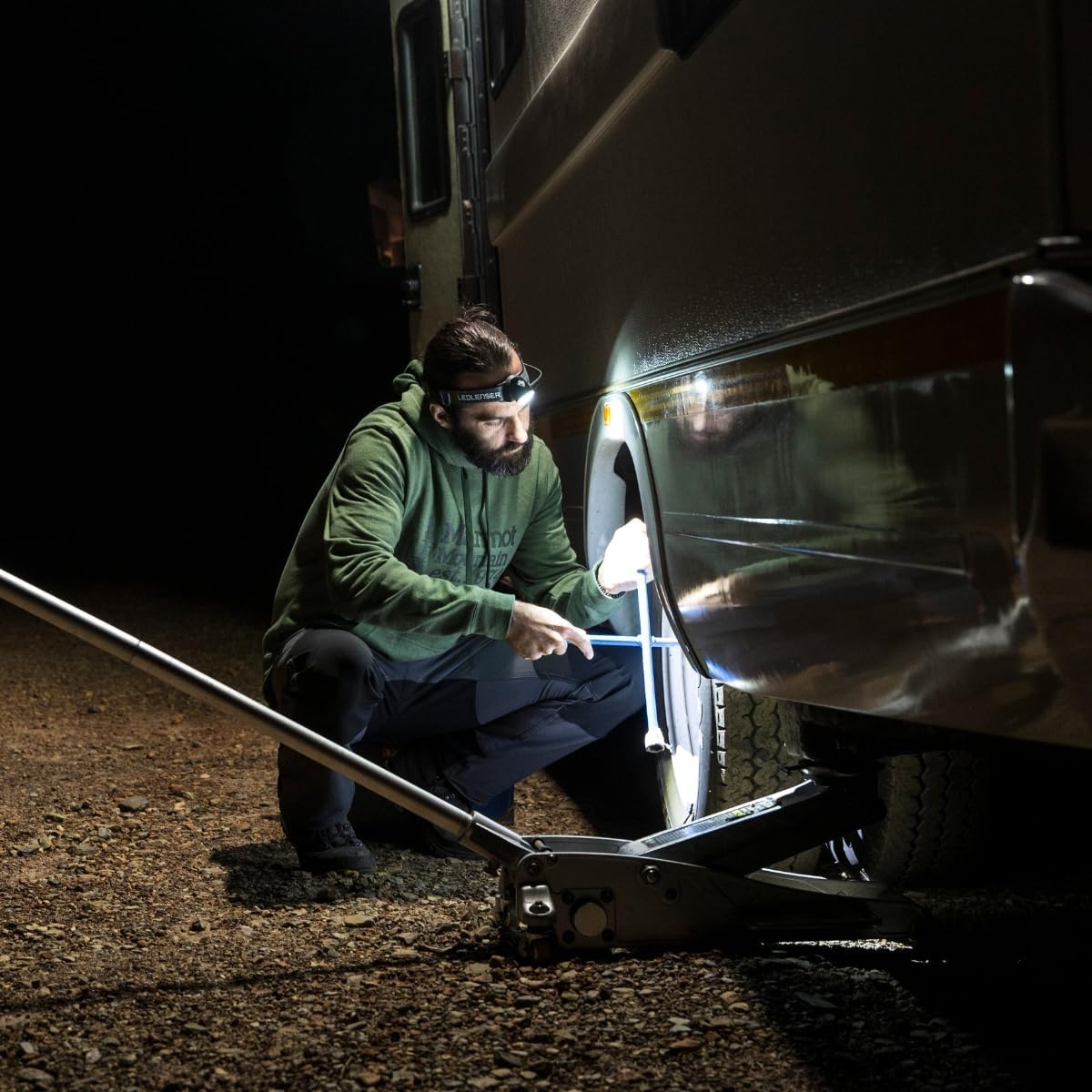 Thumbnail 6 de Ledlenser MH10 Outdoor Headlamp: a practical, rechargeable option for hands-free illumination